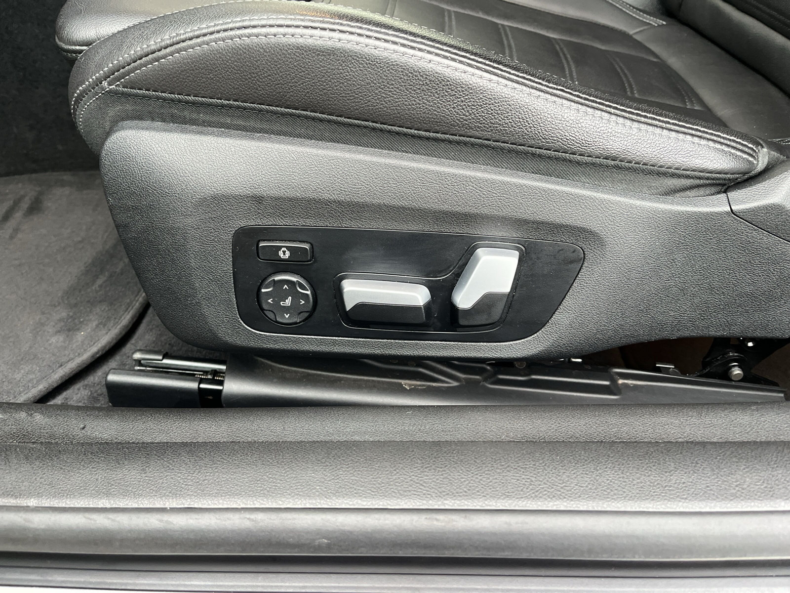 BMW 430i Cabriolet M Sport Steptronic-image-18