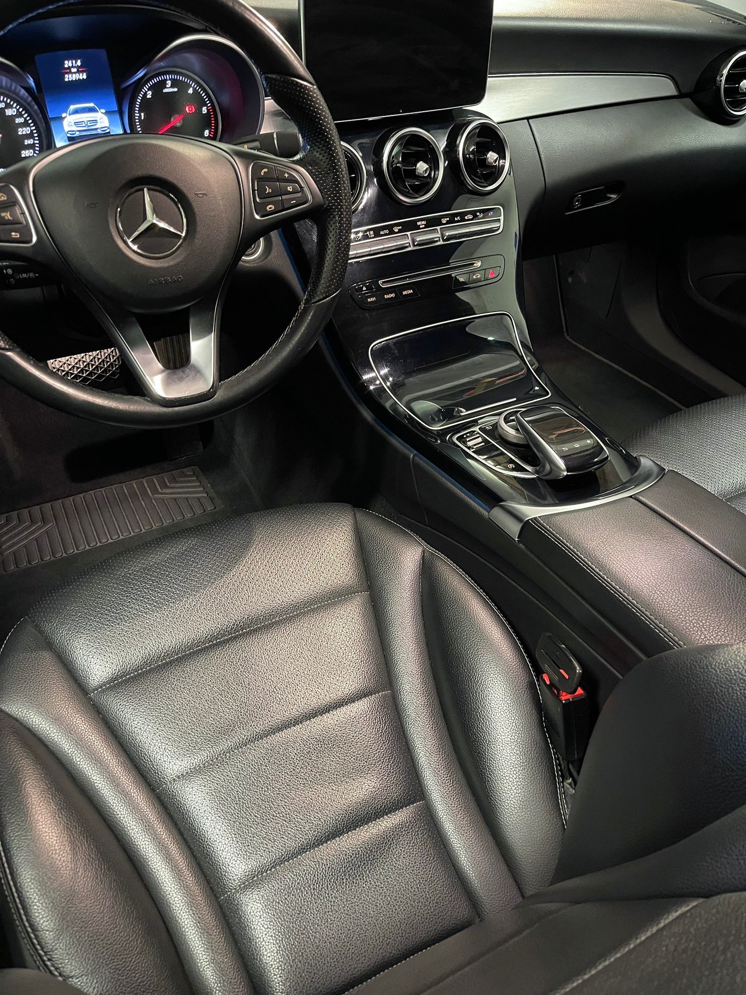 MERCEDES-BENZ C 250 BlueTEC Avantgarde 4Matic 7G-Tronic-image-5