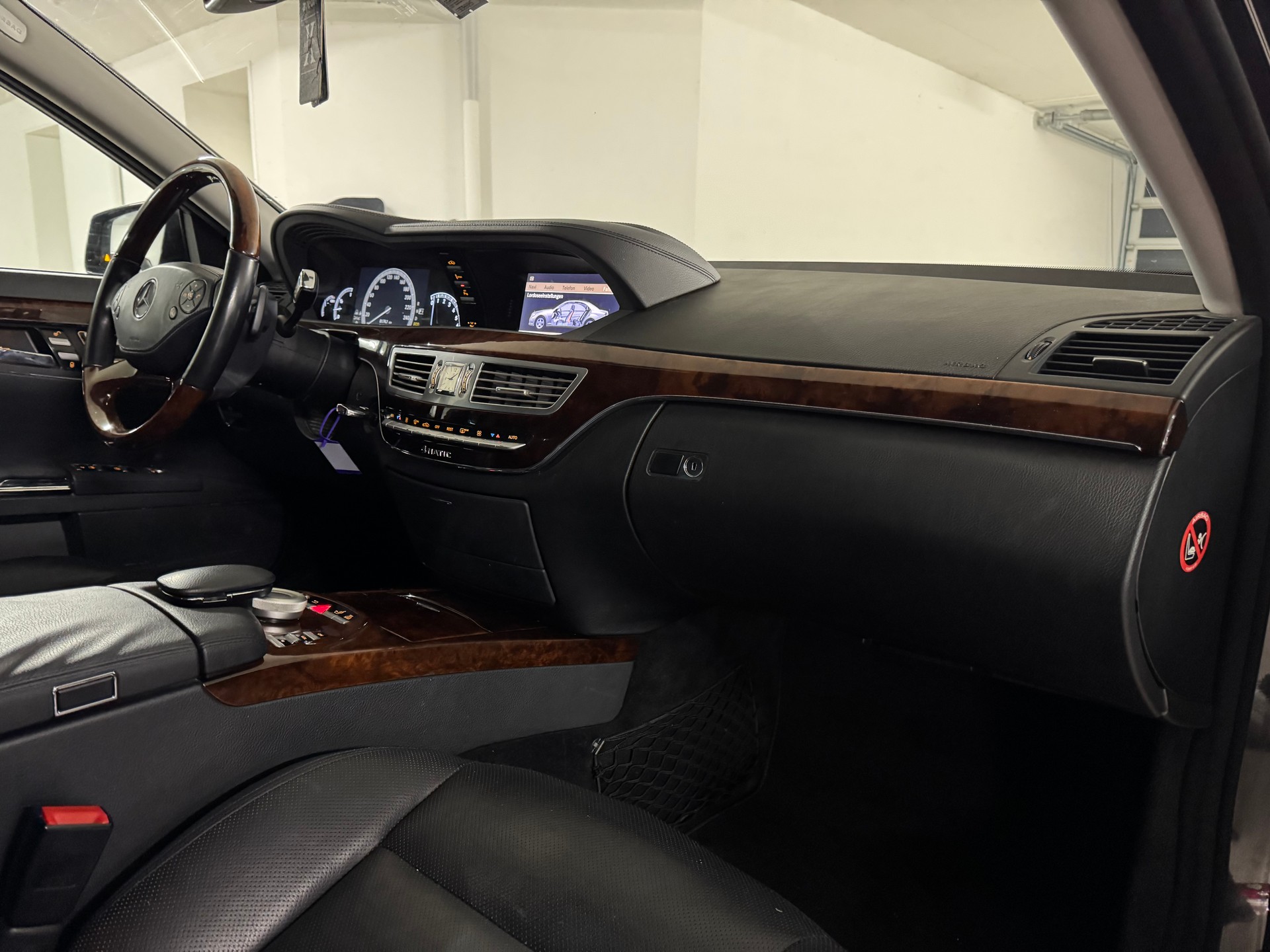 MERCEDES-BENZ S 350 L BlueEfficiency SS 4Matic 7G-Tronic-image-11