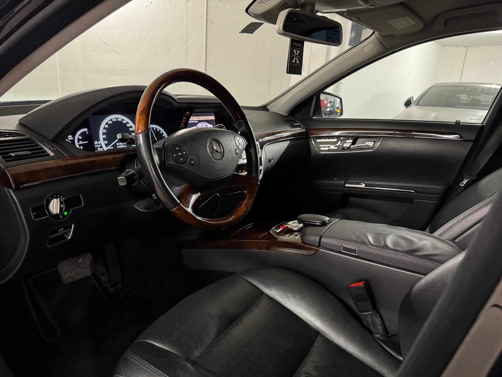 MERCEDES-BENZ S 350 L BlueEfficiency SS 4Matic 7G-Tronic-image-8