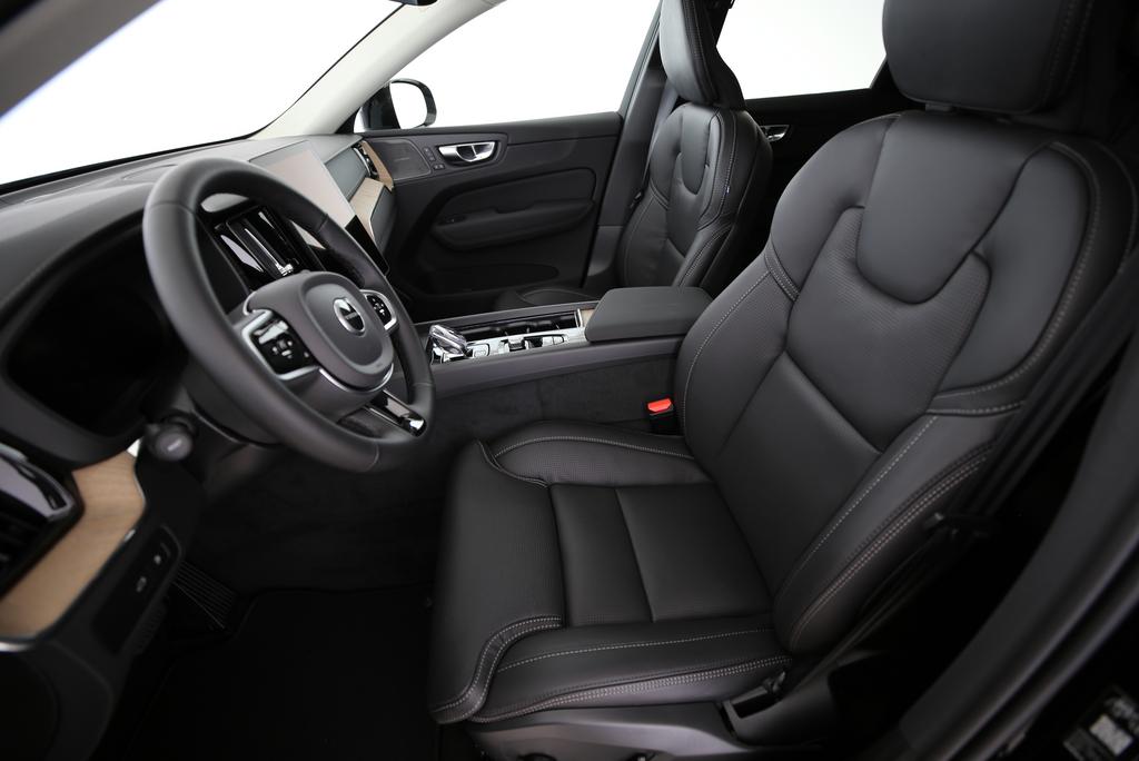 VOLVO XC60 2.0 T6 TE Ultra Dark eAWD-image-6