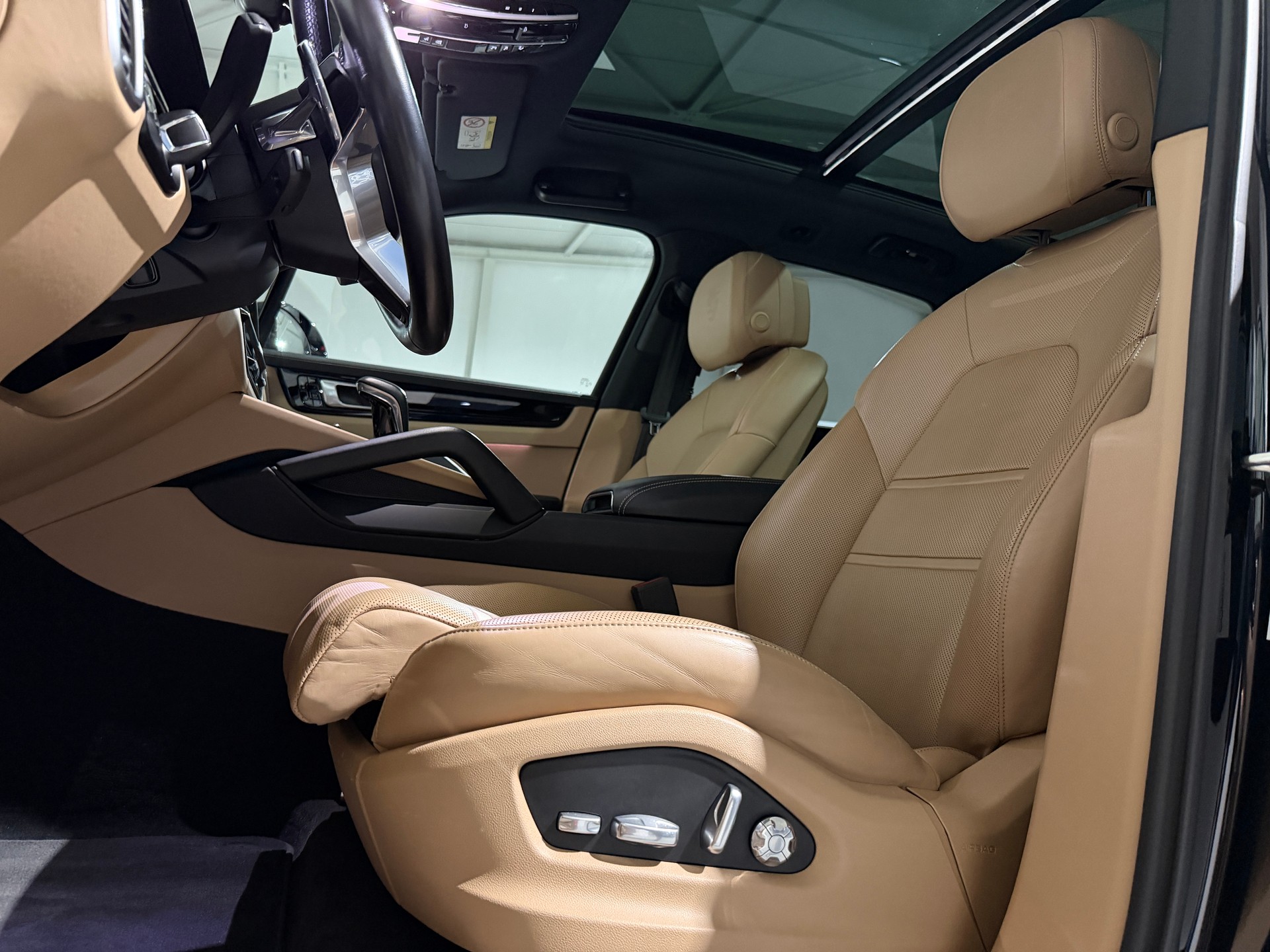 PORSCHE Cayenne E-Hybrid (CH) AHK 3500KG-image-27