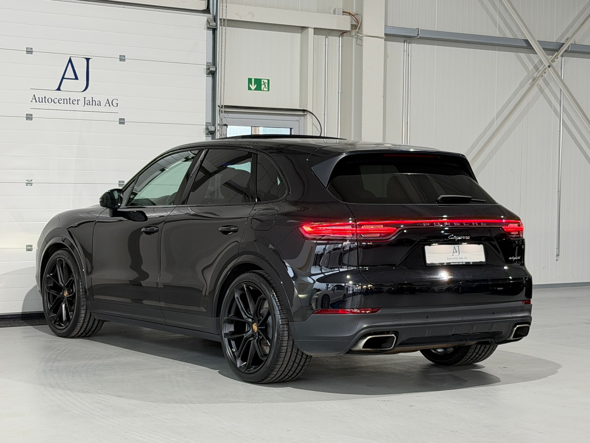 PORSCHE Cayenne E-Hybrid (CH) AHK 3500KG-image-8