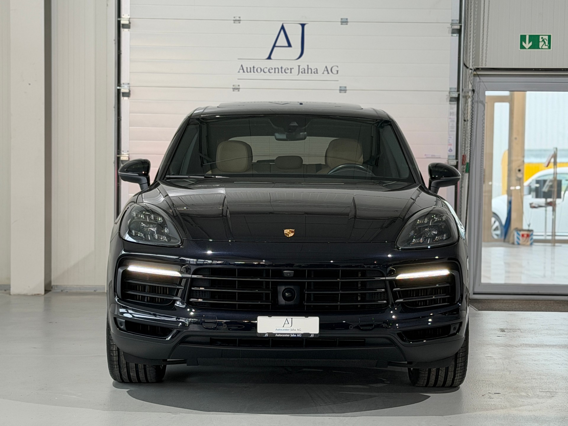 PORSCHE Cayenne E-Hybrid (CH) AHK 3500KG-image-3