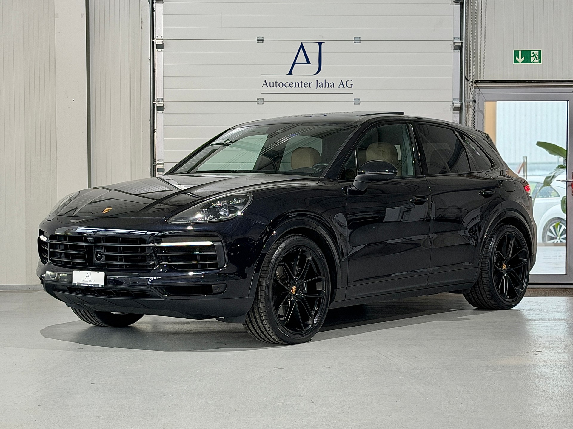 PORSCHE Cayenne E-Hybrid (CH) AHK 3500KG-image-2