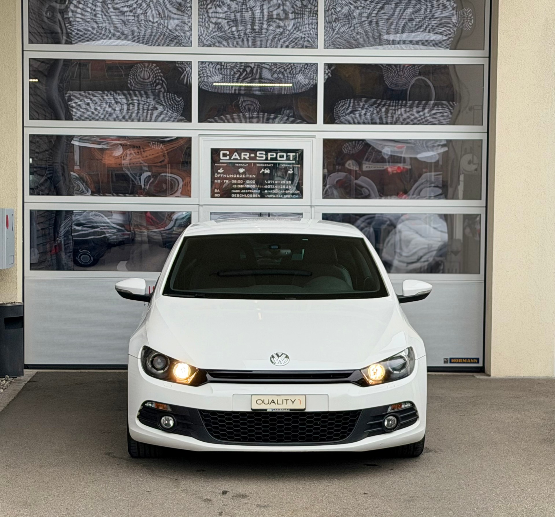 VW Scirocco 1.4 TSI-showroom-element-1