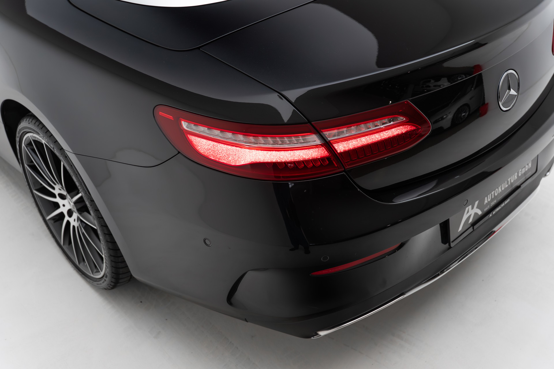 MERCEDES-BENZ E 400 Cabriolet AMG Line 4 Matic 9G-Tronic-image-14