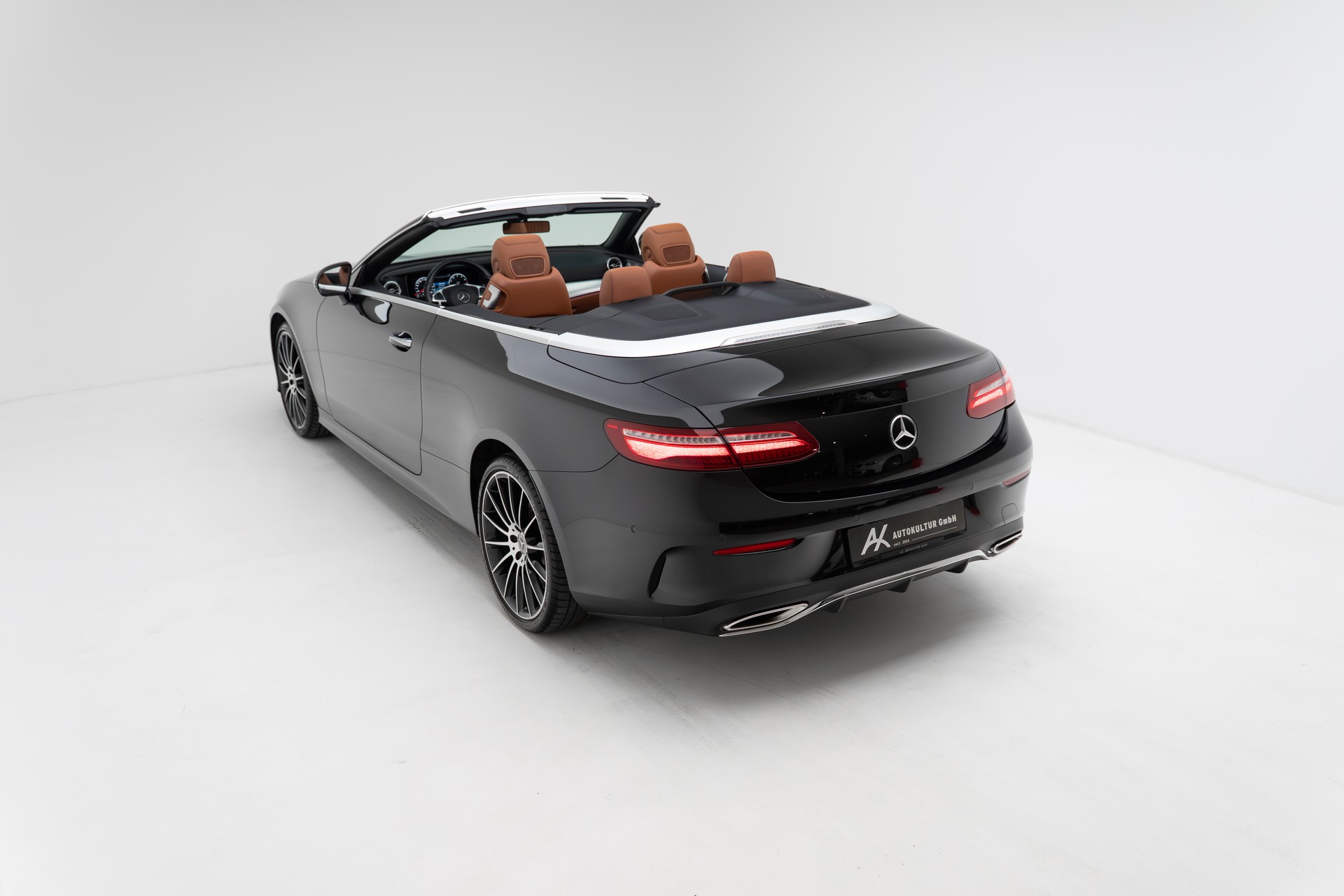 MERCEDES-BENZ E 400 Cabriolet AMG Line 4 Matic 9G-Tronic-image-13