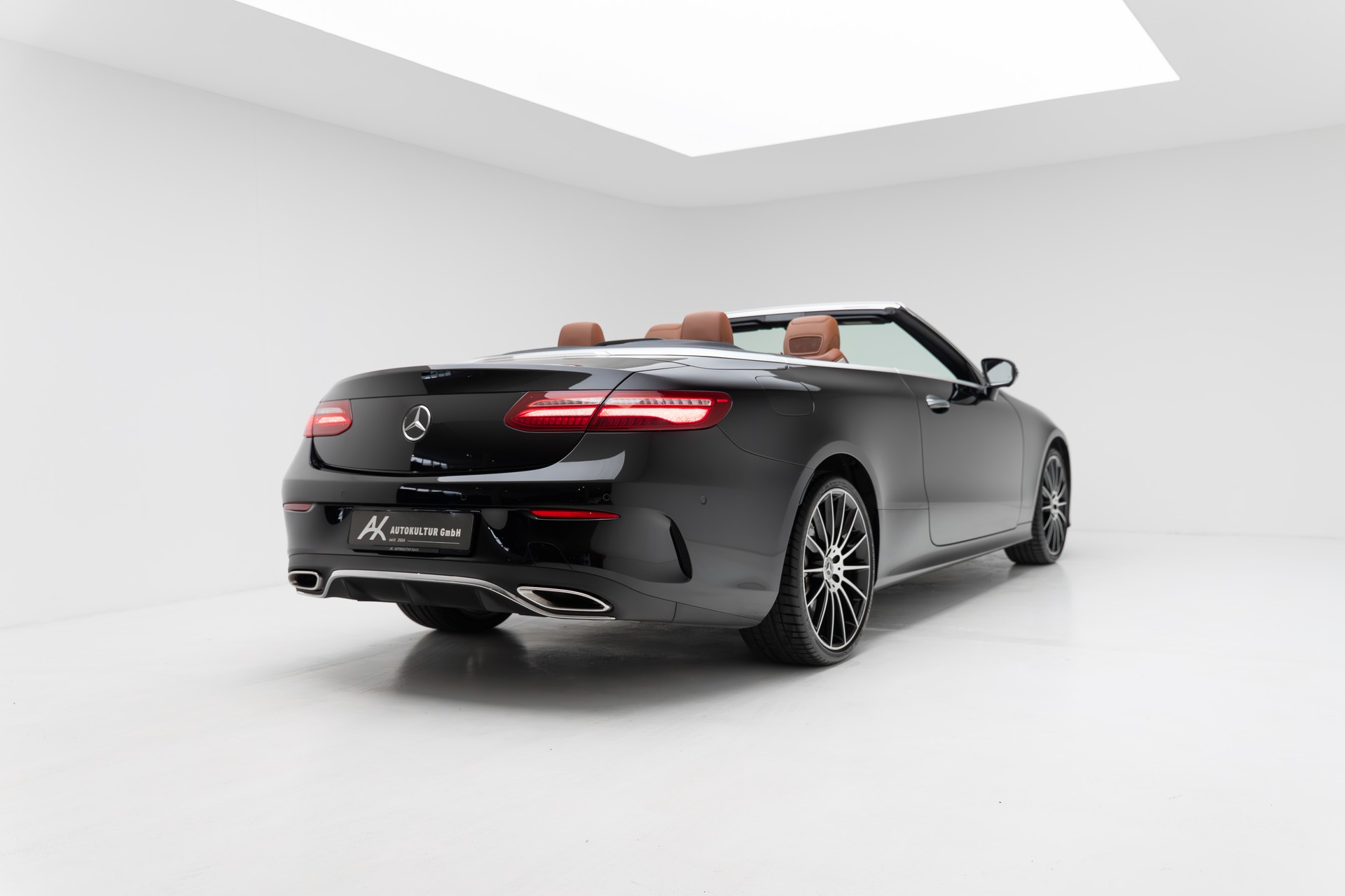 MERCEDES-BENZ E 400 Cabriolet AMG Line 4 Matic 9G-Tronic-image-11