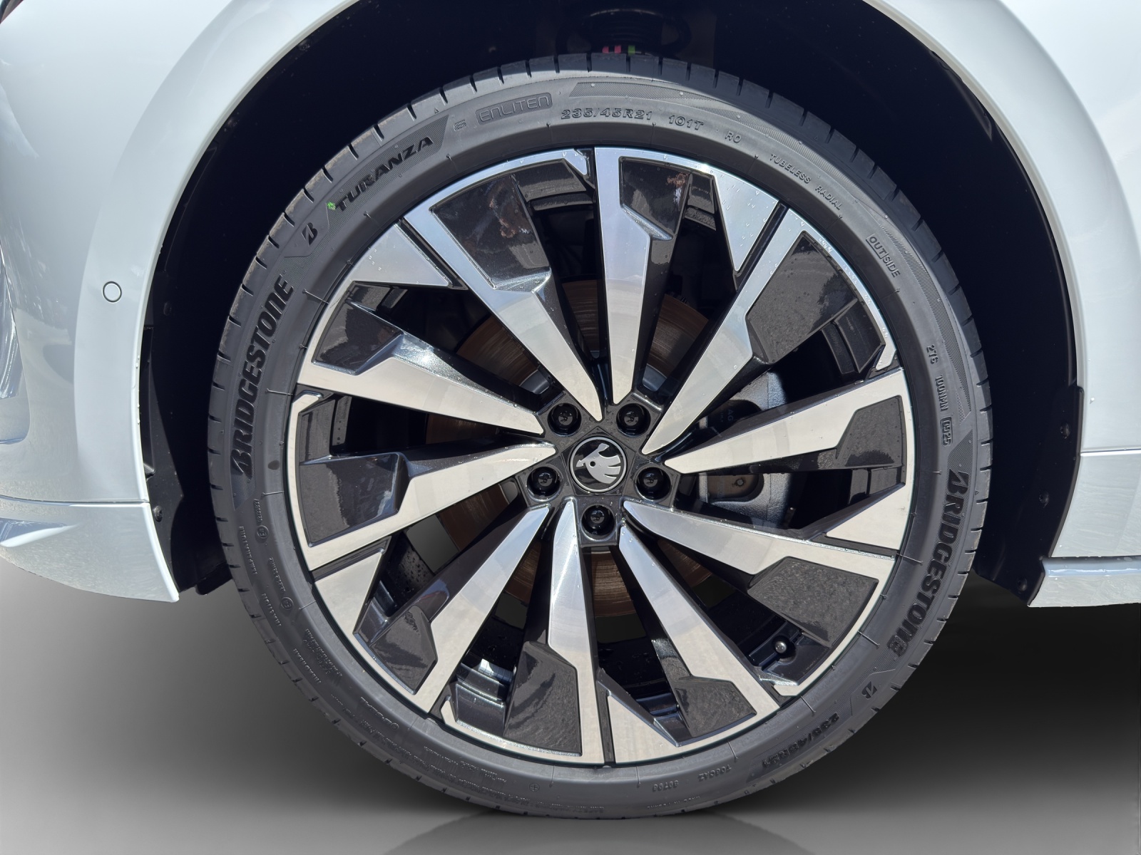 SKODA Enyaq Coupé Sportline 4x4-image-14