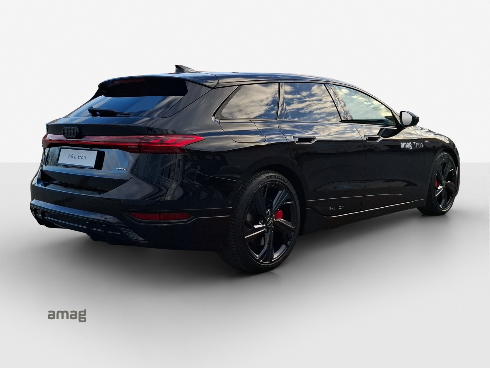 AUDI A6 Avant e-tron quattro-image-4