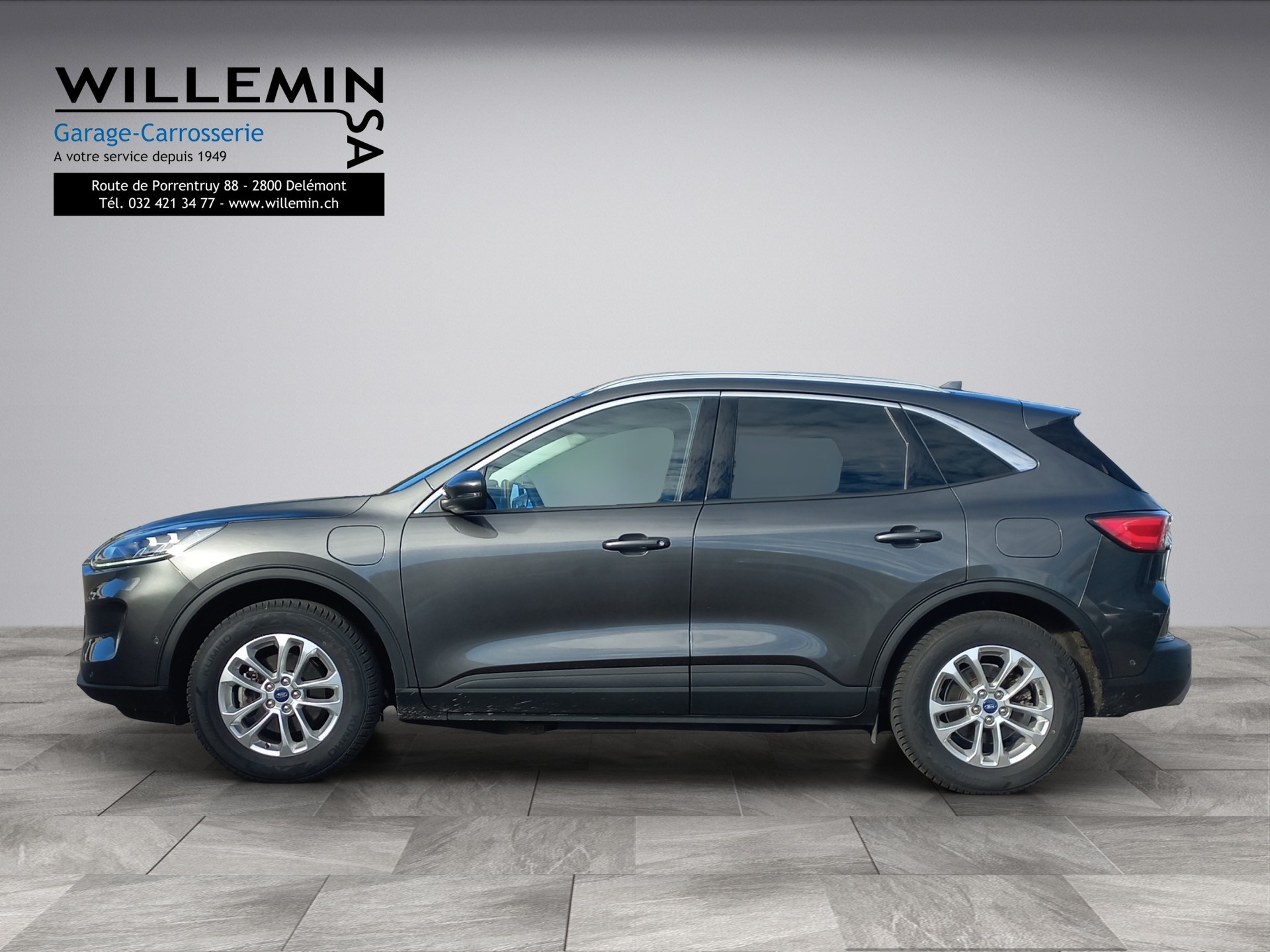 FORD Kuga 2.5 PHEV Titanium 2WD-image-4