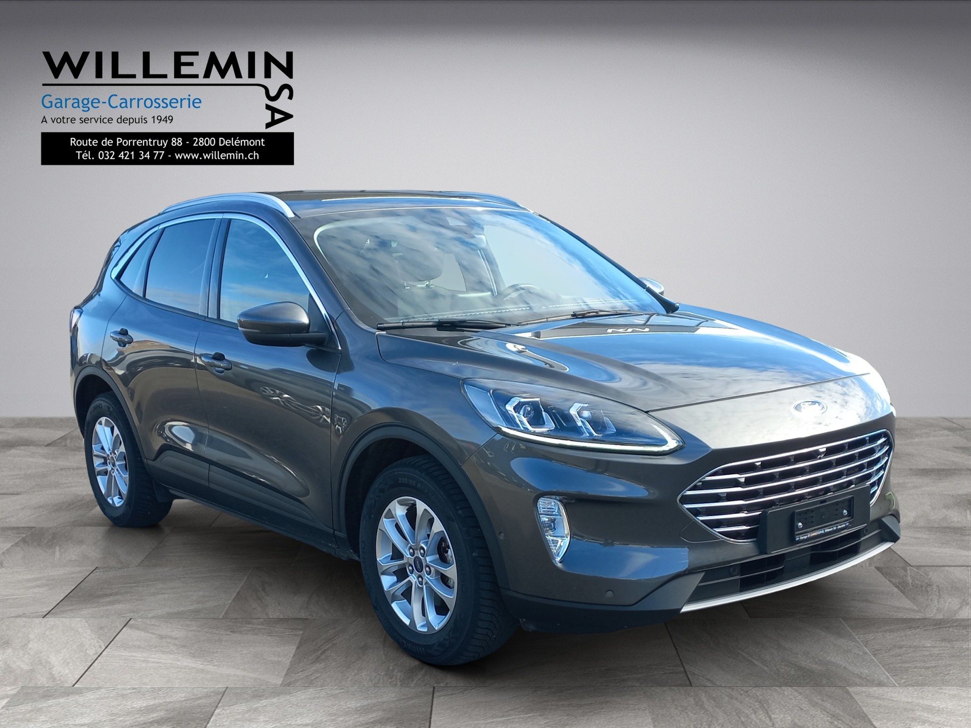 FORD Kuga 2.5 PHEV Titanium 2WD-image-3