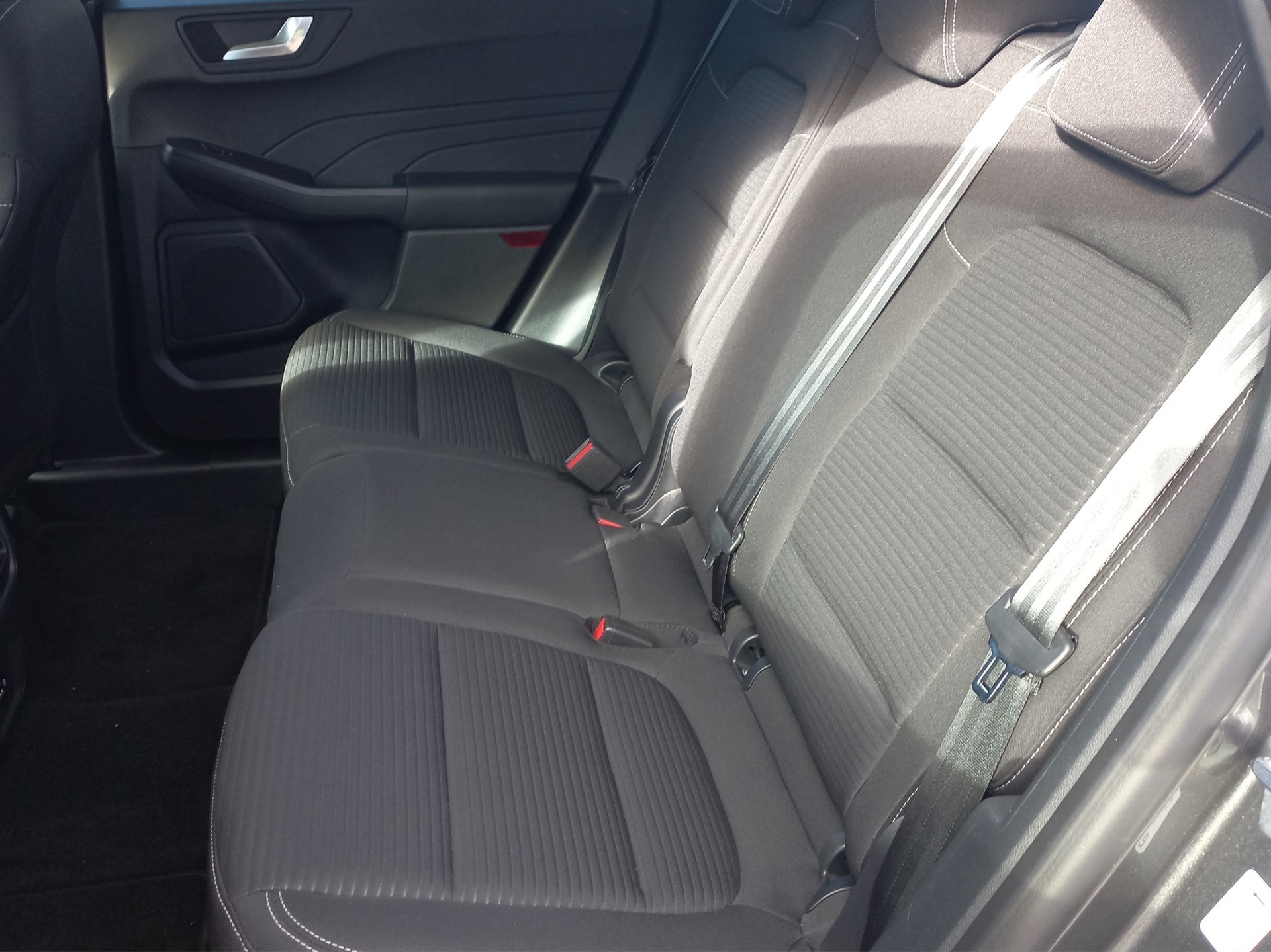 FORD Kuga 2.5 PHEV Titanium 2WD-image-11