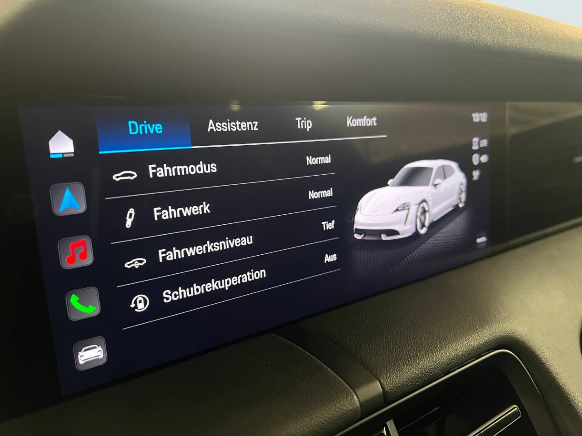 PORSCHE Taycan Sport Turismo-image-27