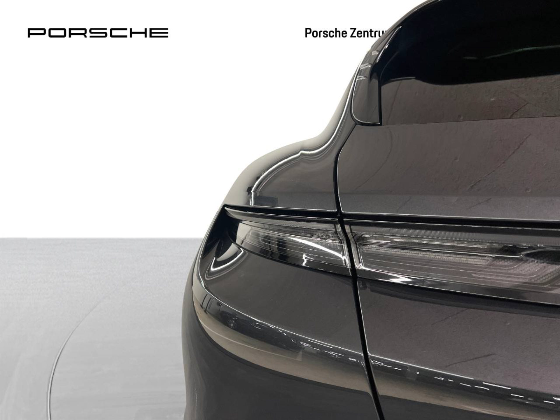 PORSCHE Taycan Sport Turismo-image-12