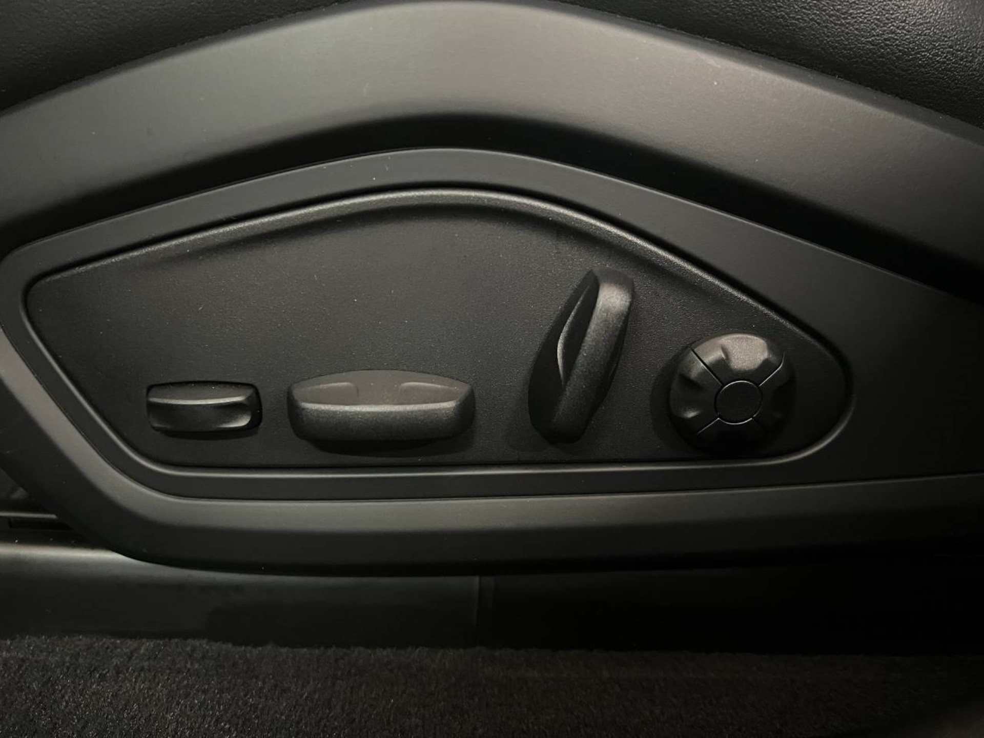 PORSCHE Taycan Sport Turismo-image-22