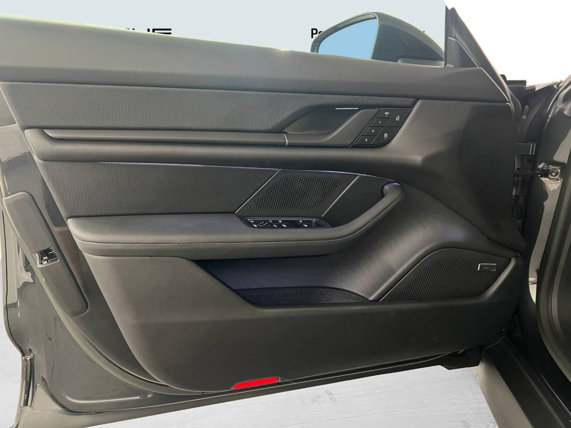 PORSCHE Taycan Sport Turismo-image-31