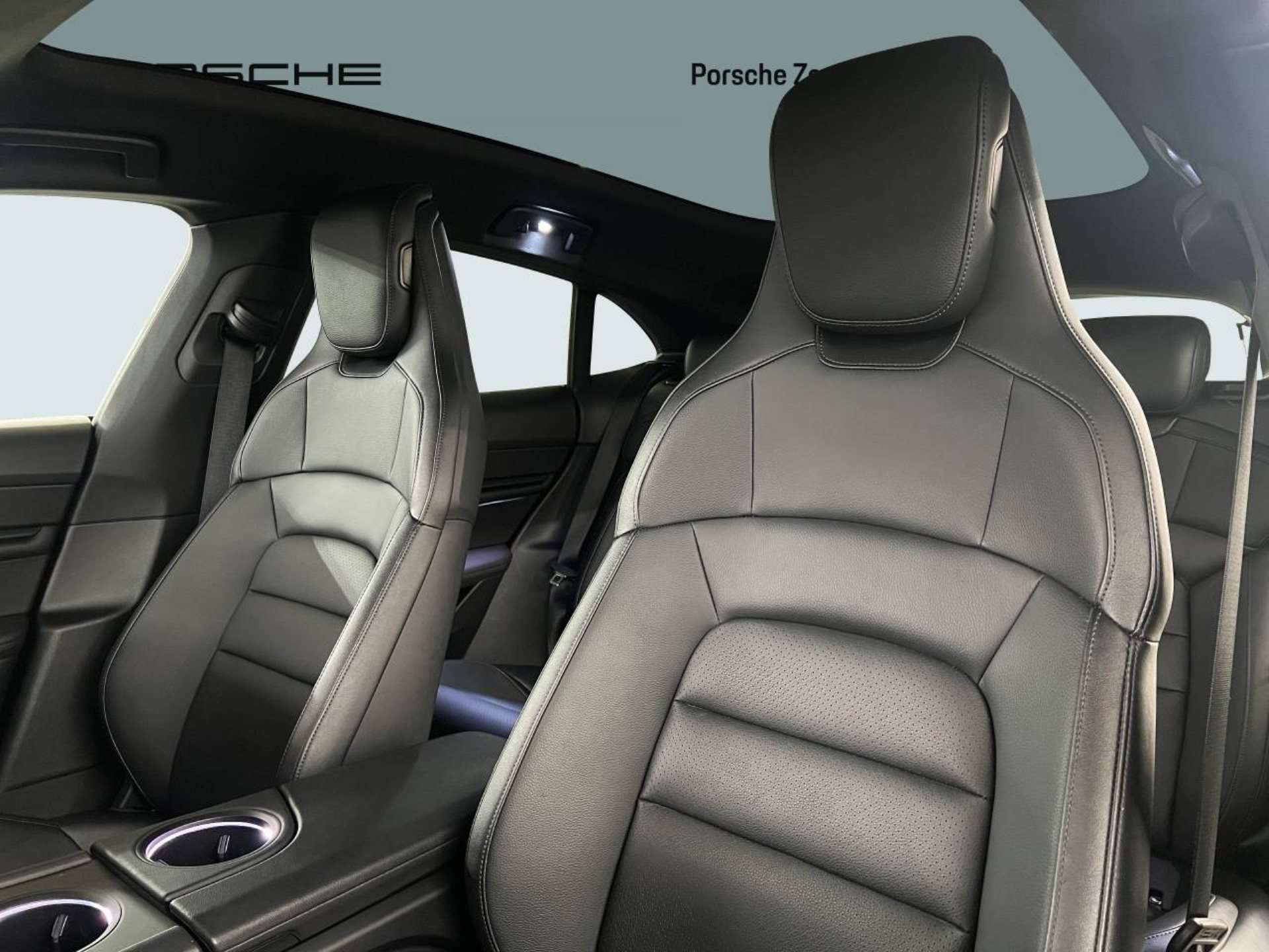 PORSCHE Taycan Sport Turismo-image-4