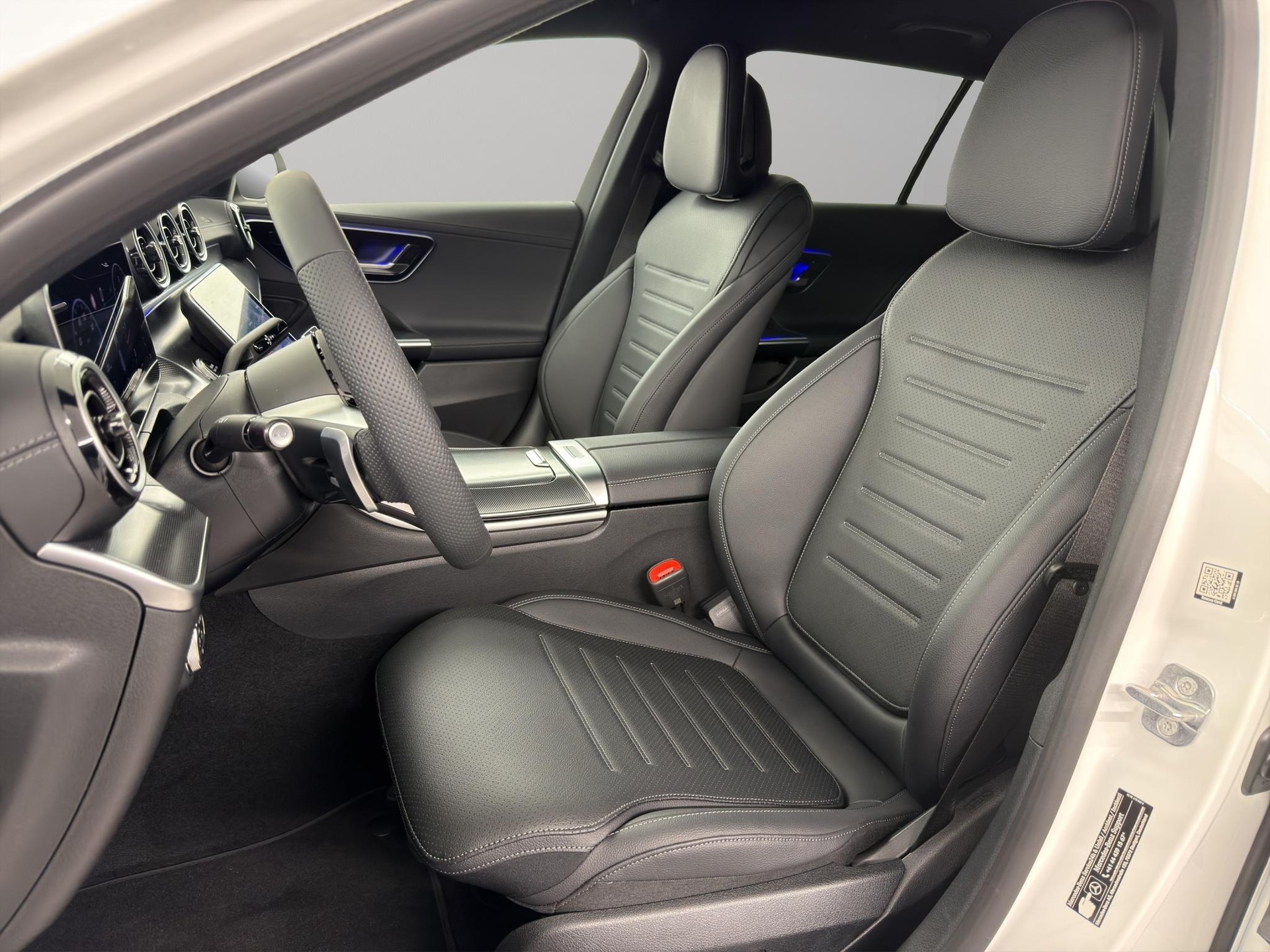 MERCEDES-BENZ C 220 d AMG Line 4matic Kombi-image-5