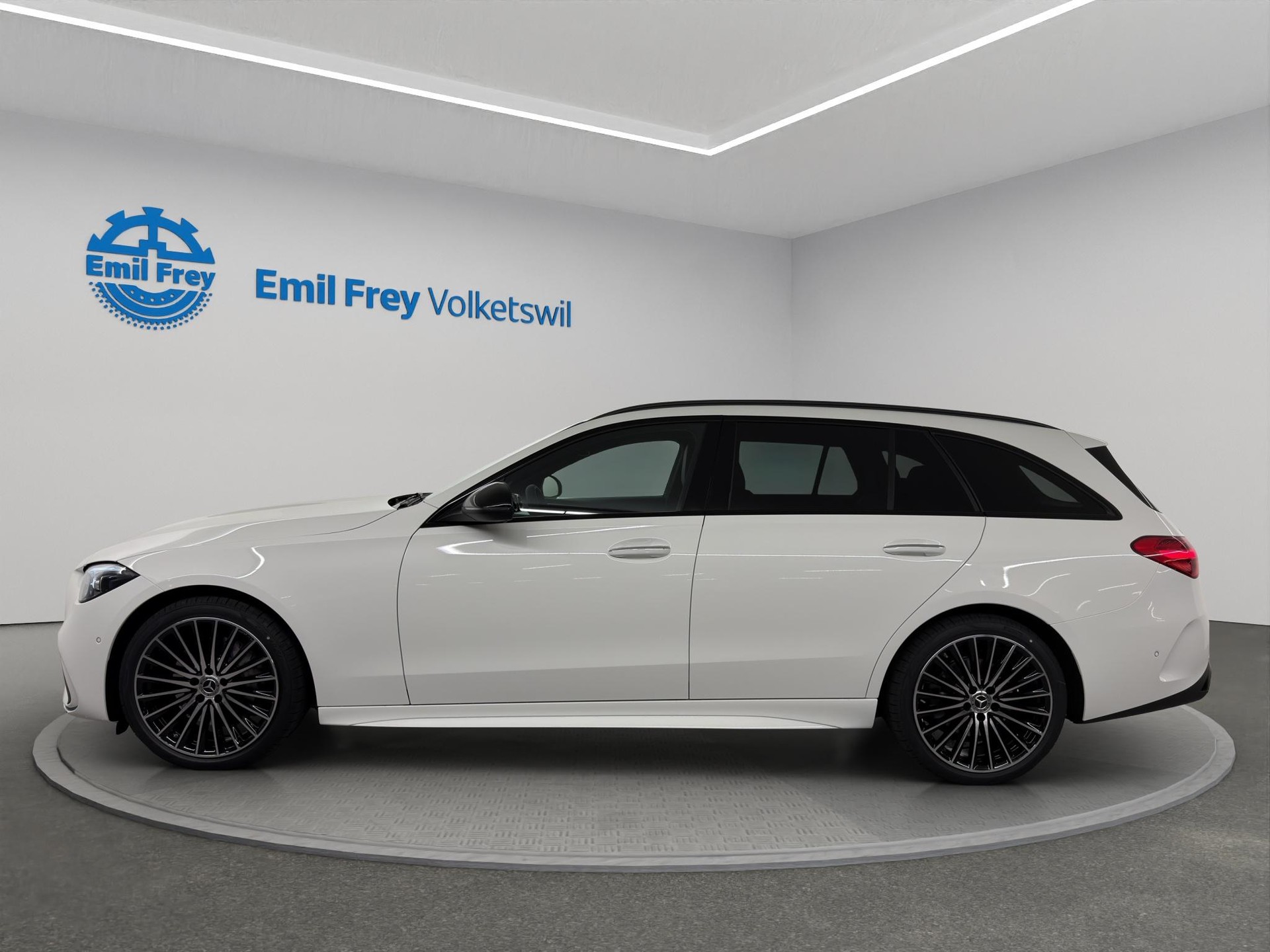 MERCEDES-BENZ C 220 d AMG Line 4matic Kombi-image-1