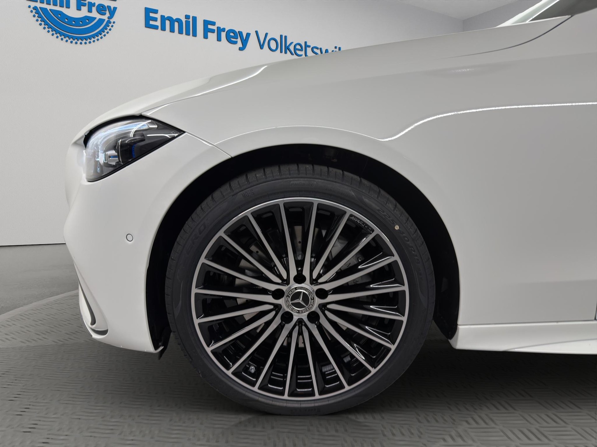 MERCEDES-BENZ C 220 d AMG Line 4matic Kombi-image-3