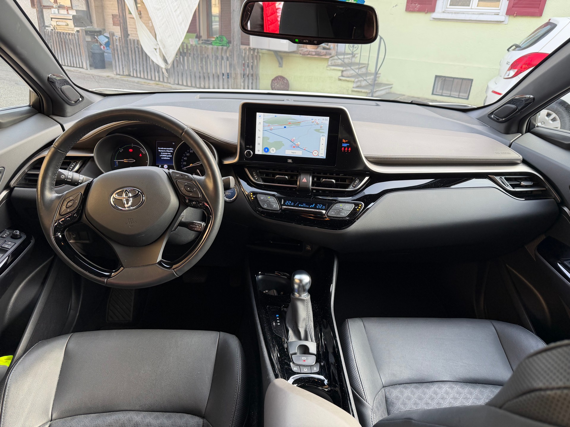 TOYOTA C-HR 2.0 HSD CVT Premium-image-6