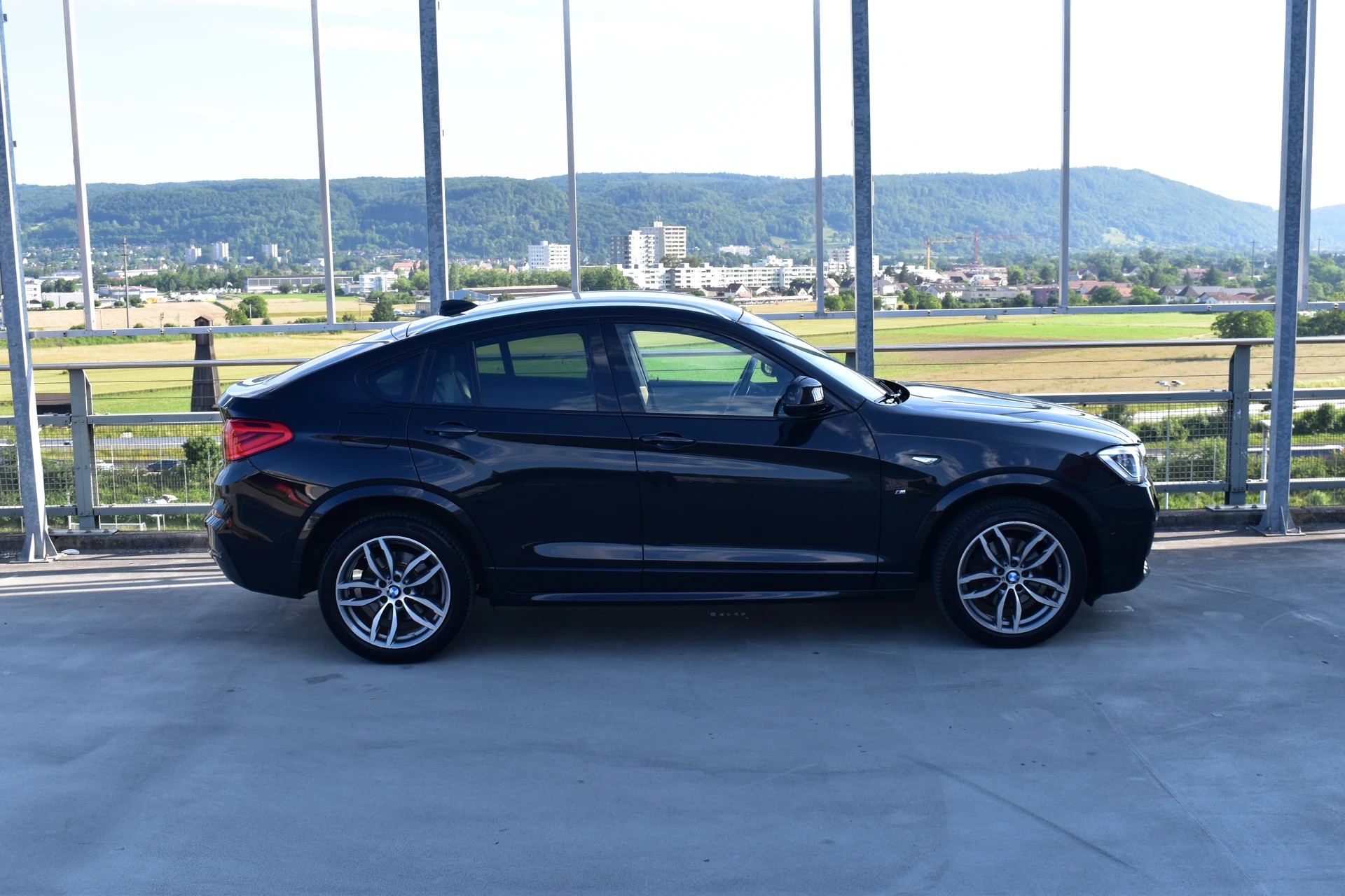 BMW X4 xDRIVE 30d STEPTRONIC M SPORT l 258 PS-image-2