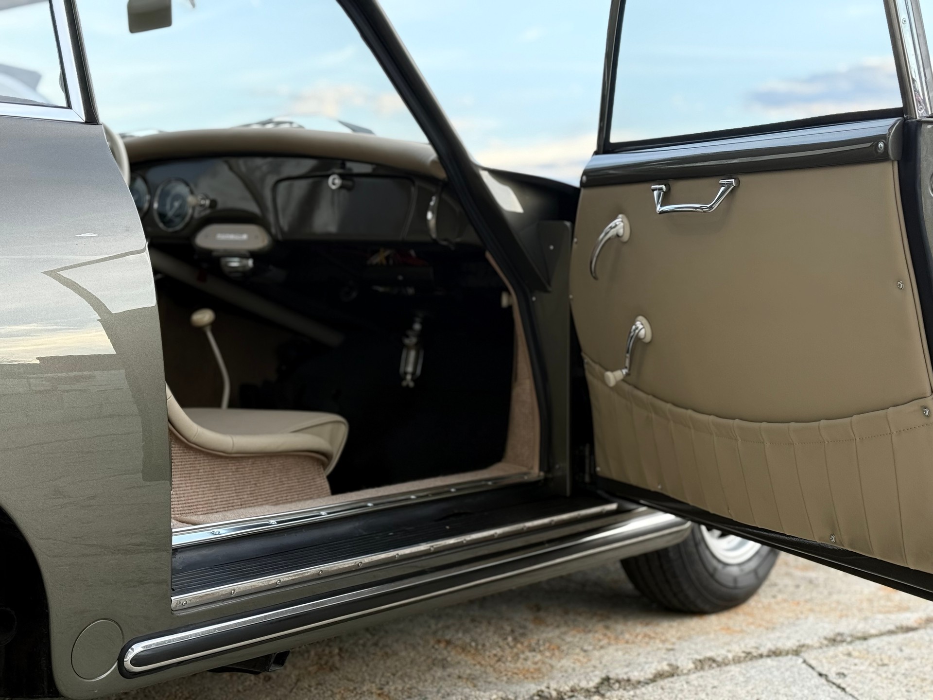 PORSCHE 356-image-15