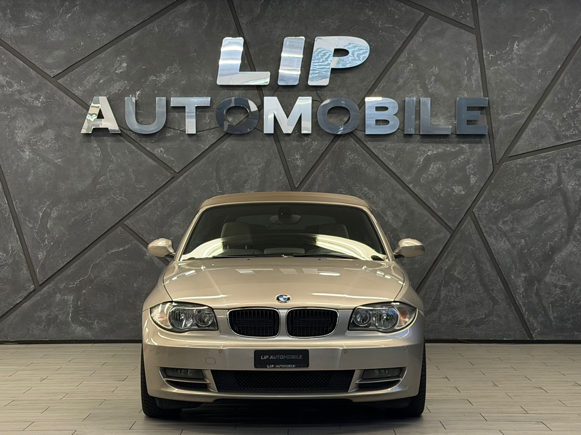 BMW 120i Cabrio Steptronic-image-1