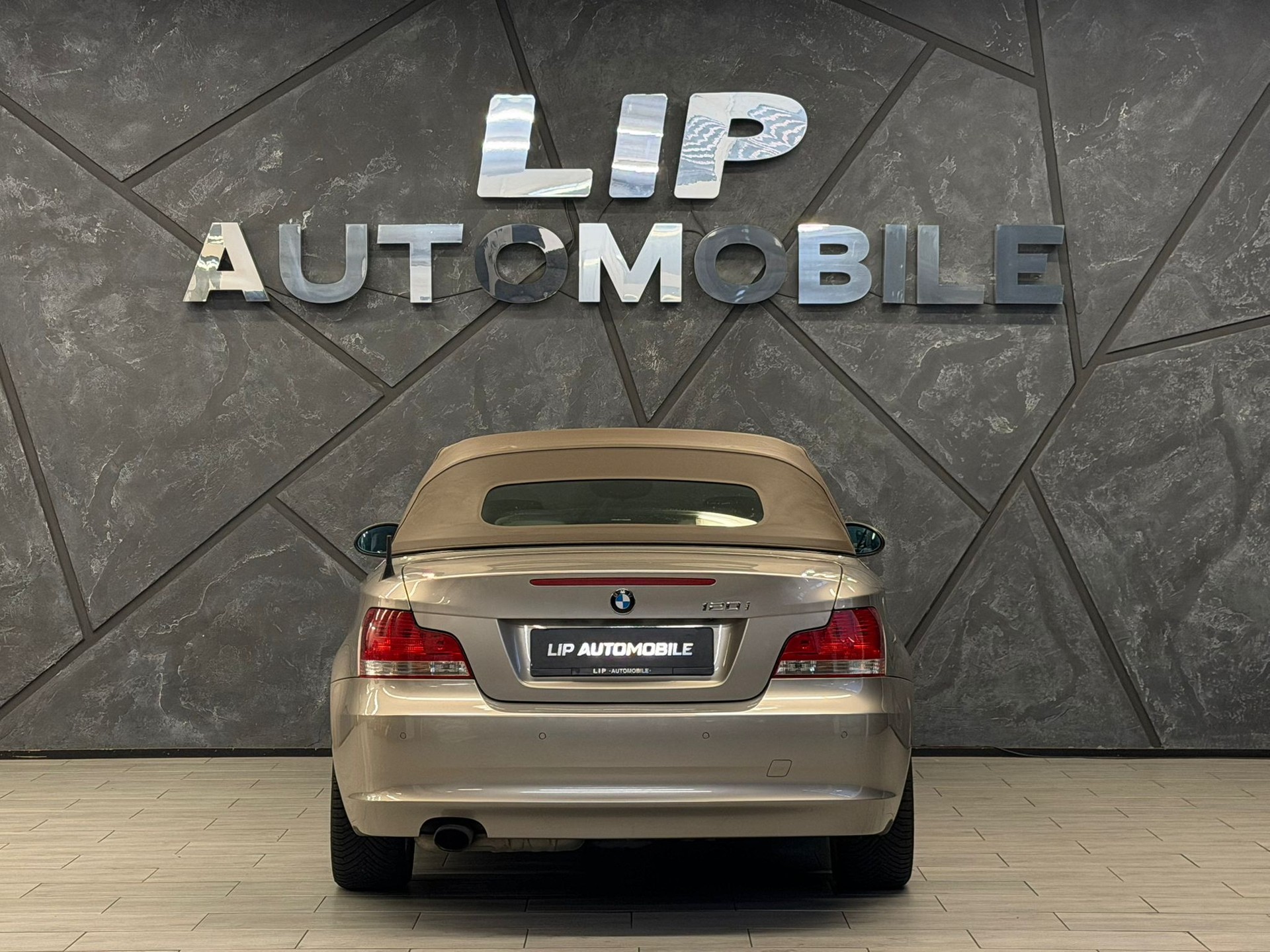 BMW 120i Cabrio Steptronic-image-6