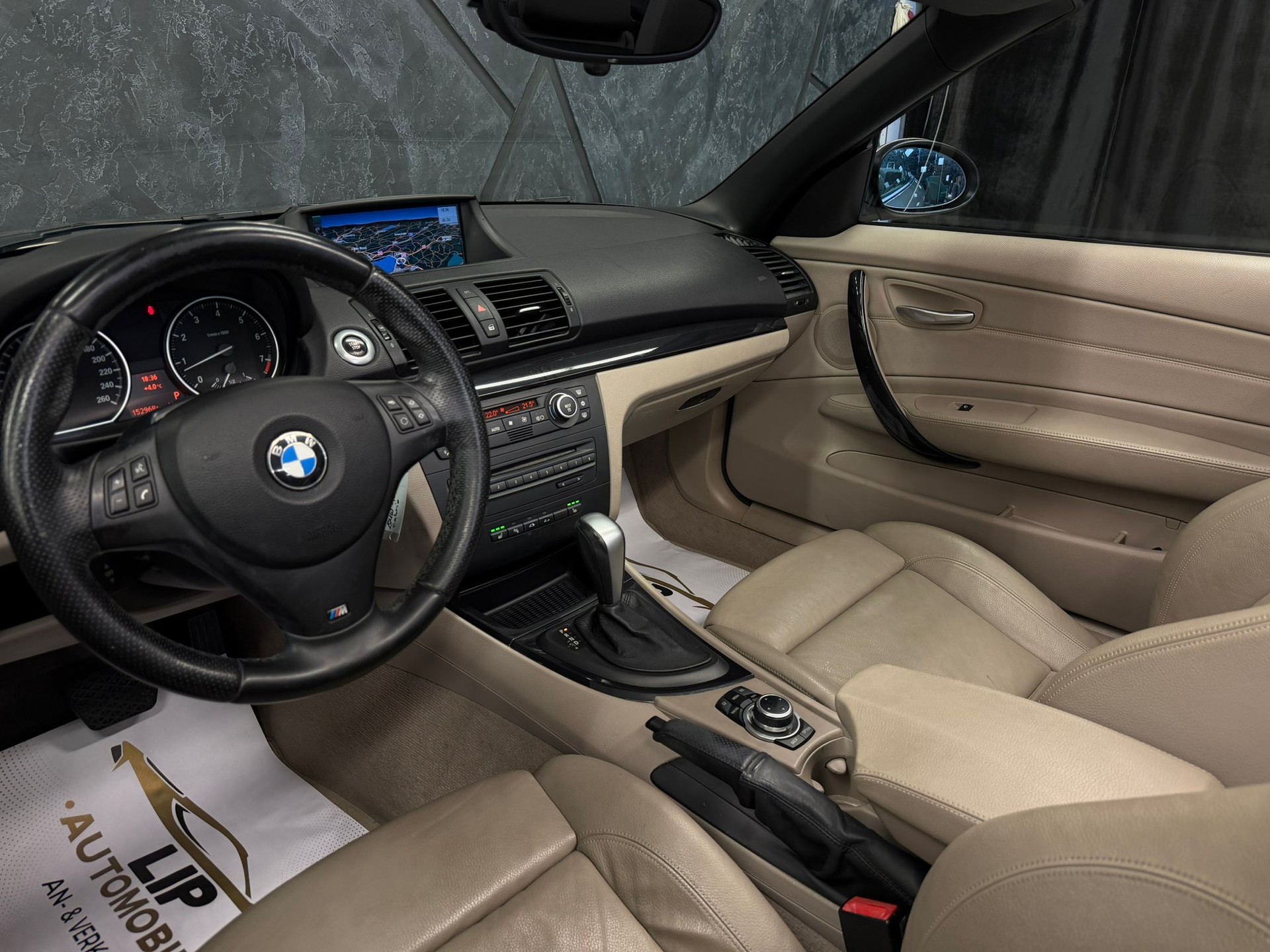 BMW 120i Cabrio Steptronic-image-9