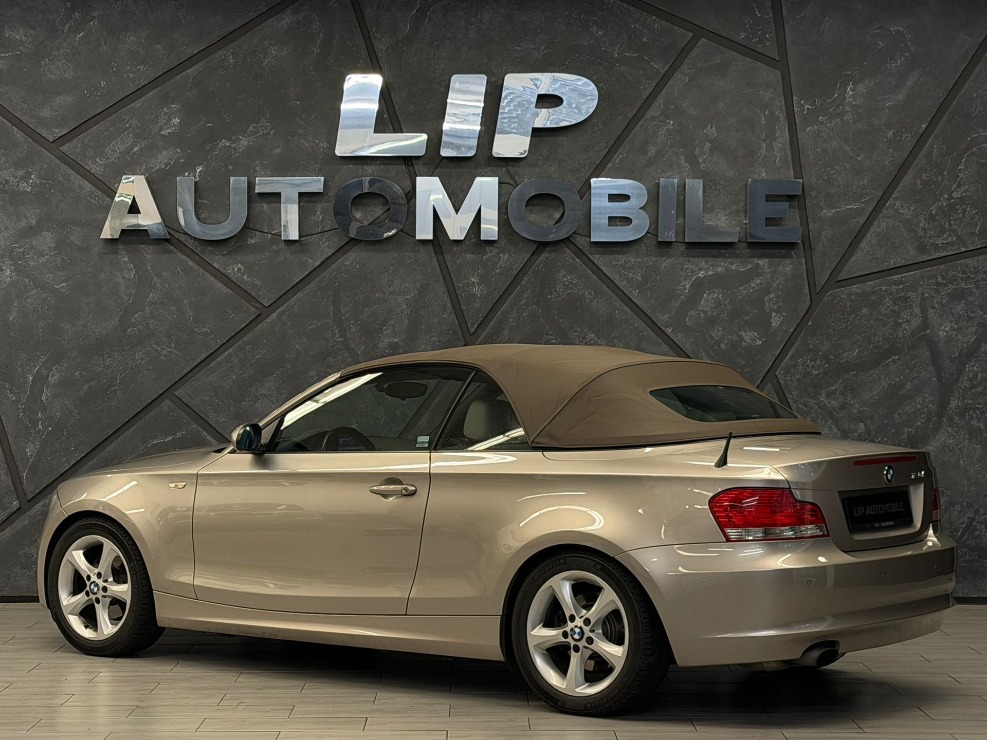 BMW 120i Cabrio Steptronic-image-7