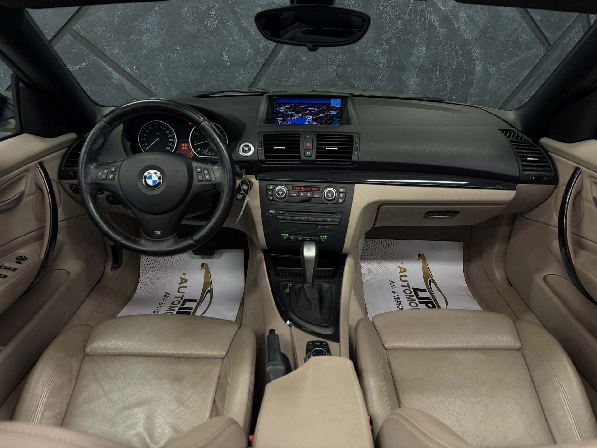 BMW 120i Cabrio Steptronic-image-8