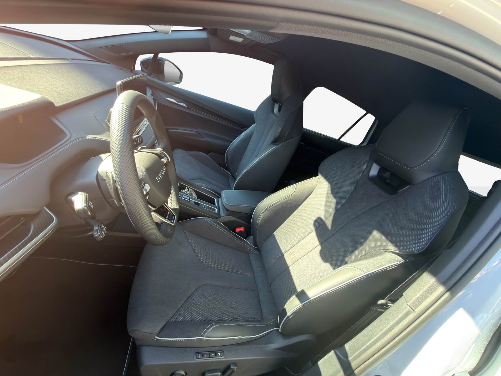SKODA Elroq 85x Sportline 4x4-image-7