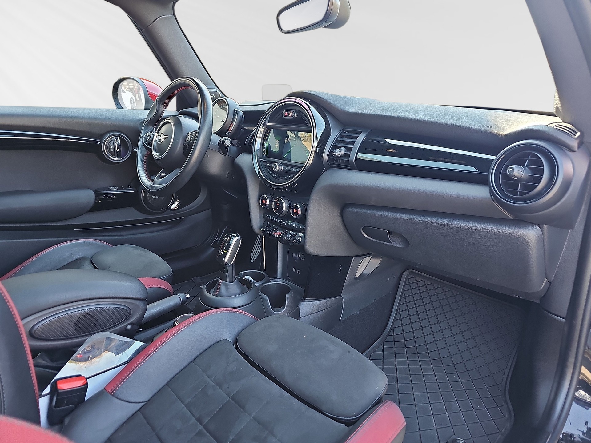 MINI Cooper John Cooper Works Steptronic-image-4