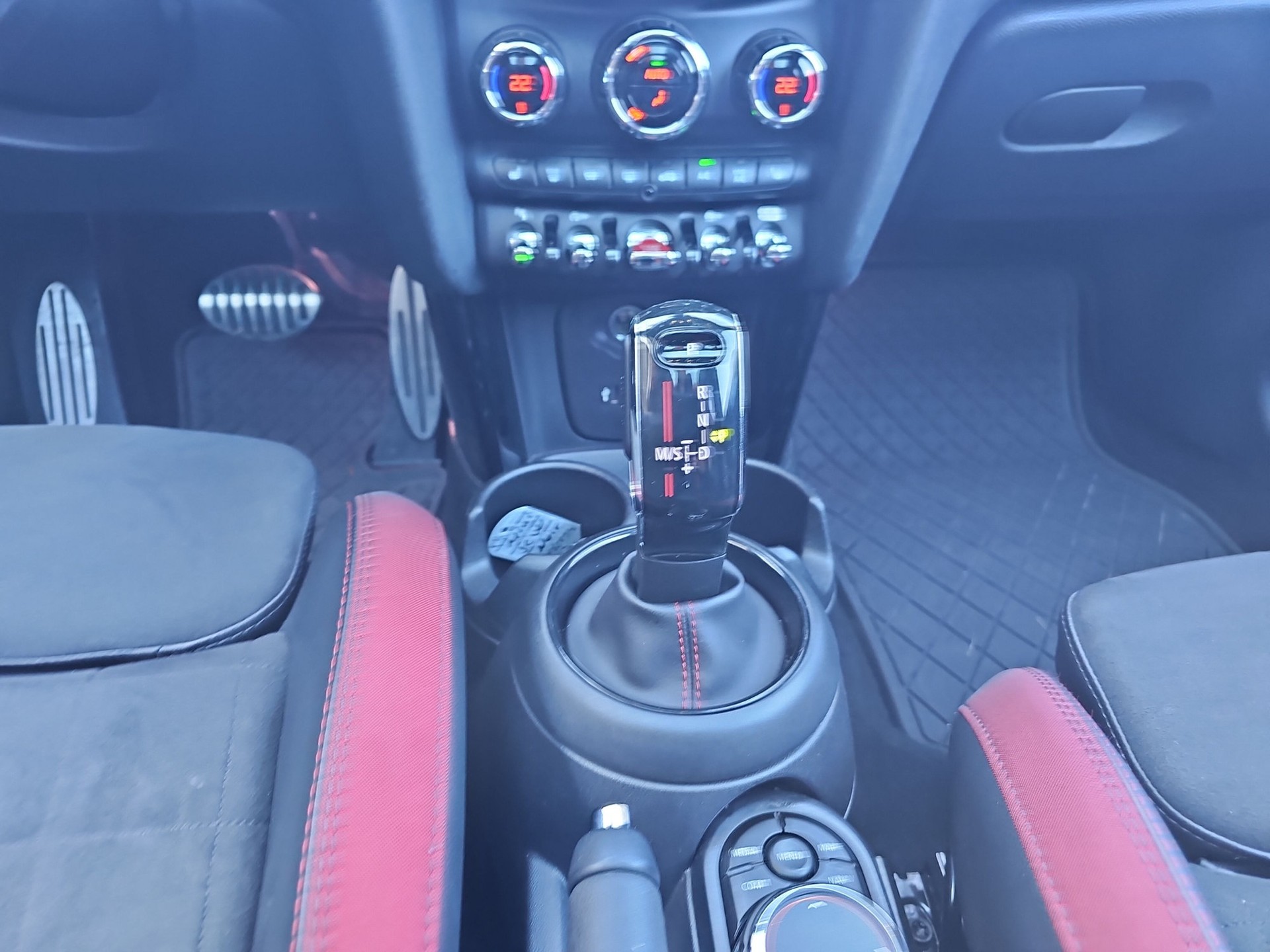 MINI Cooper John Cooper Works Steptronic-image-12