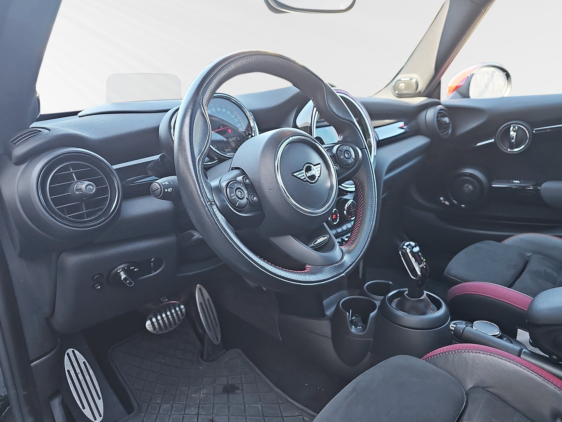 MINI Cooper John Cooper Works Steptronic-image-3