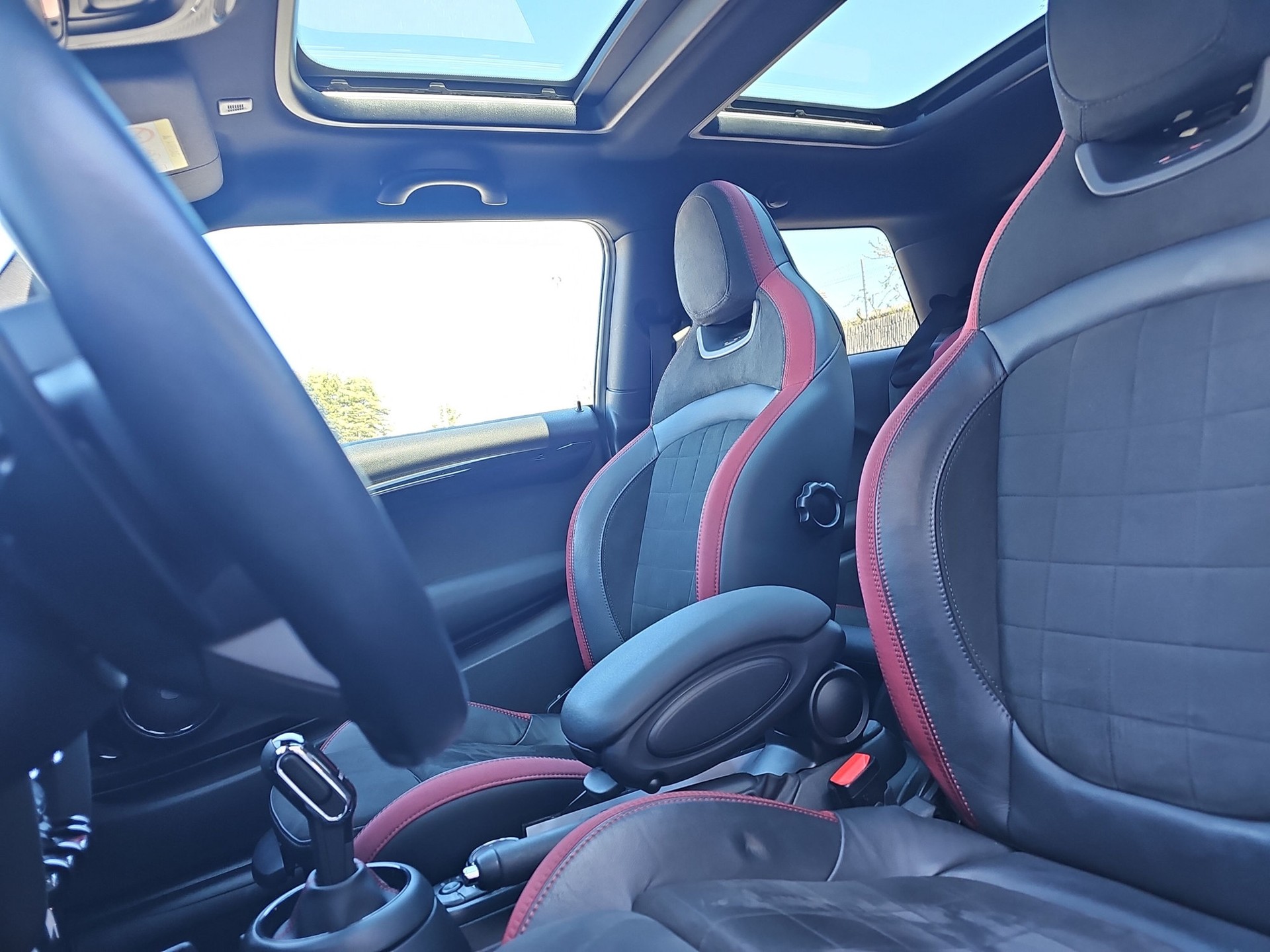 MINI Cooper John Cooper Works Steptronic-image-9