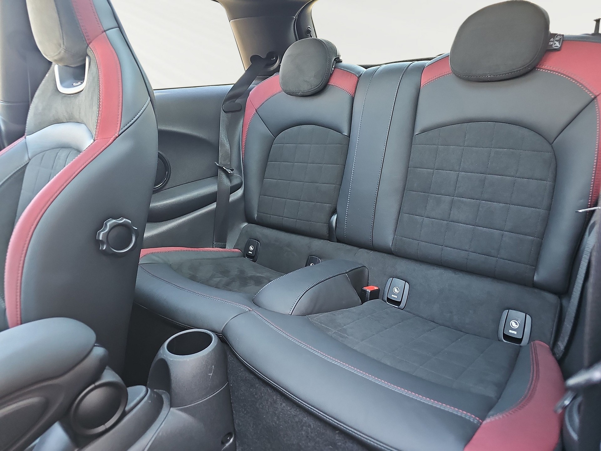 MINI Cooper John Cooper Works Steptronic-image-6