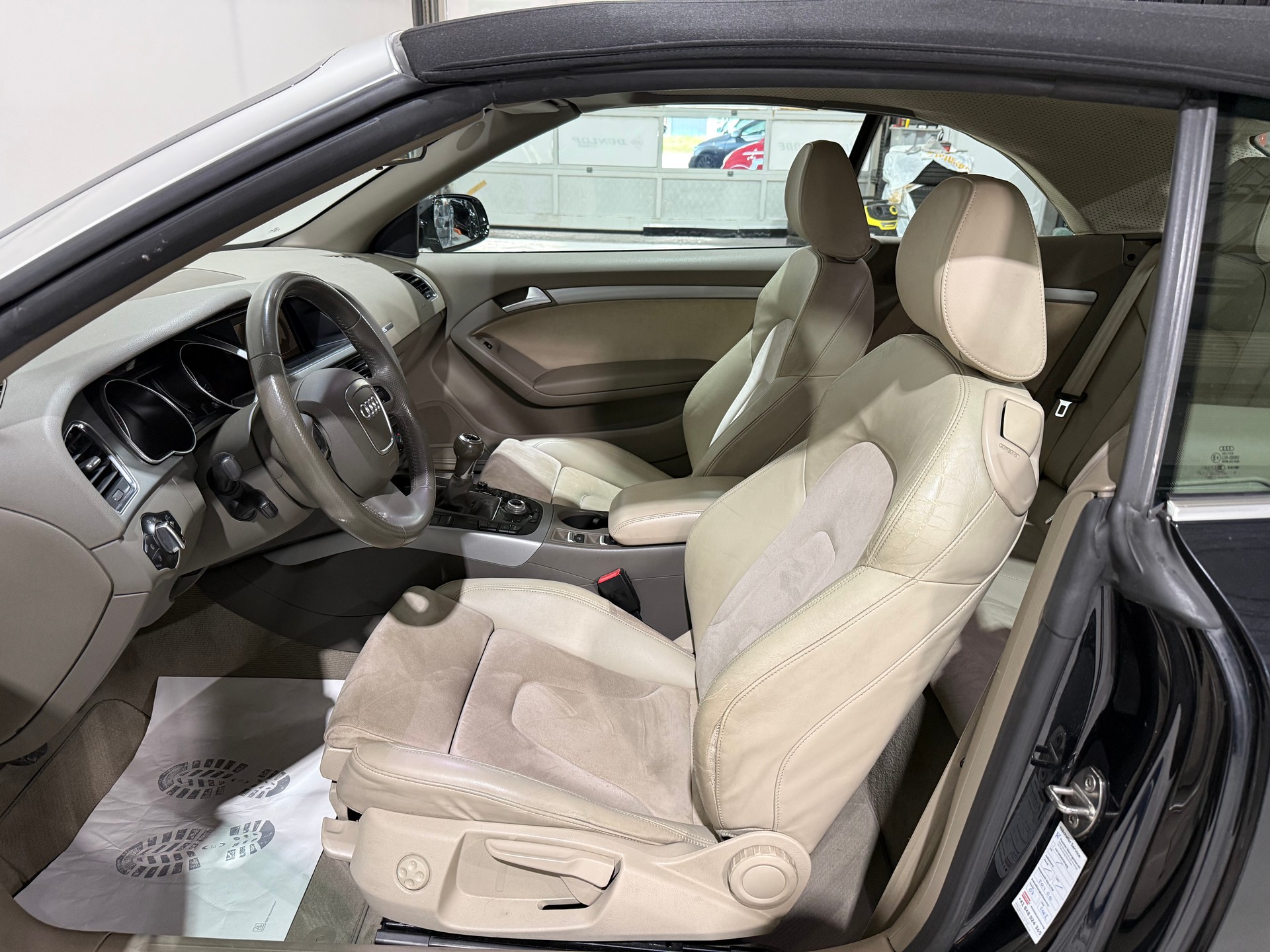 AUDI A5 Cabriolet 2.0 TFSI-image-13