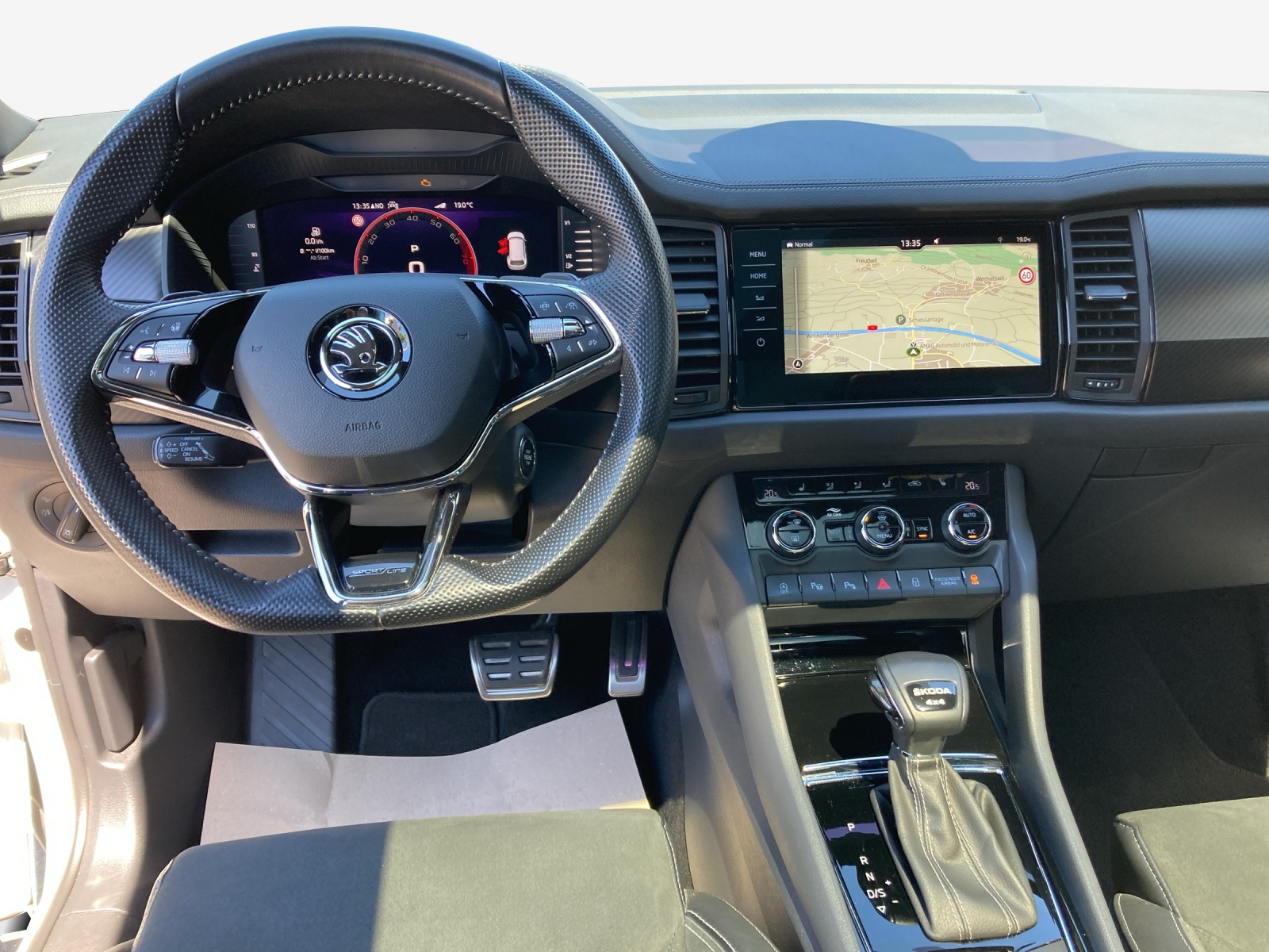 SKODA Kodiaq 2.0 TSI 4x4 SportLine-image-8