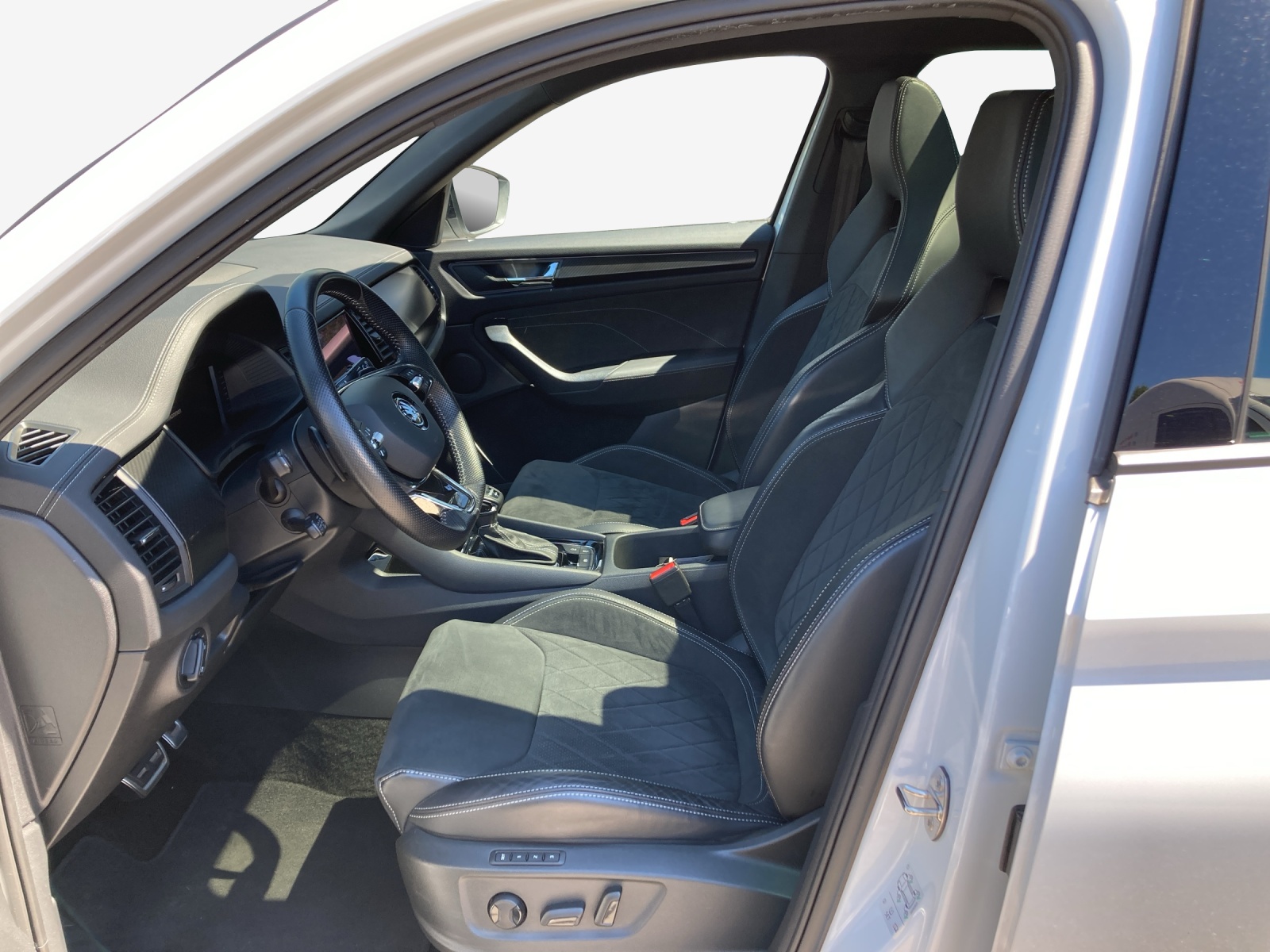 SKODA Kodiaq 2.0 TSI 4x4 SportLine-image-7
