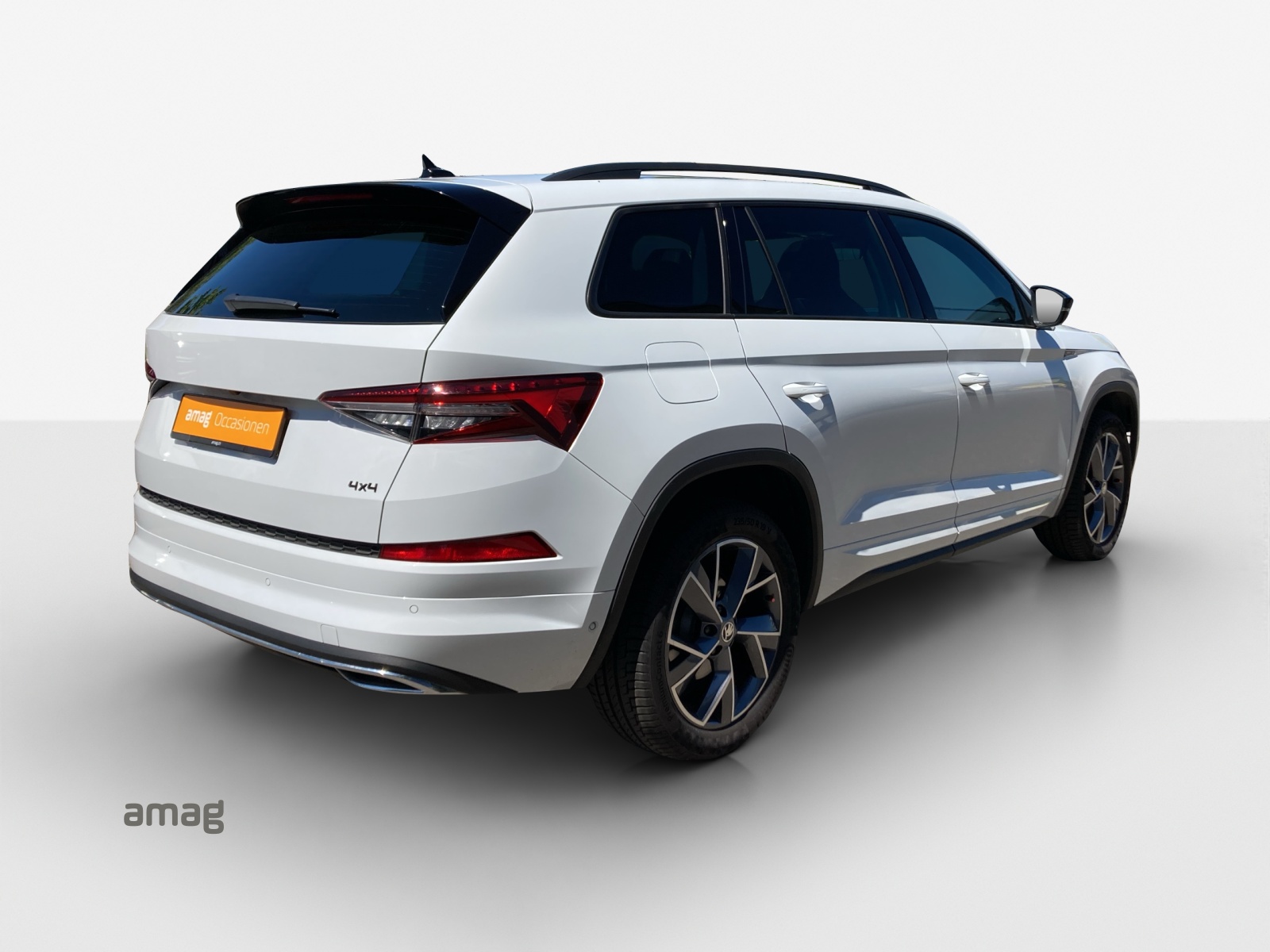 SKODA Kodiaq 2.0 TSI 4x4 SportLine-image-4