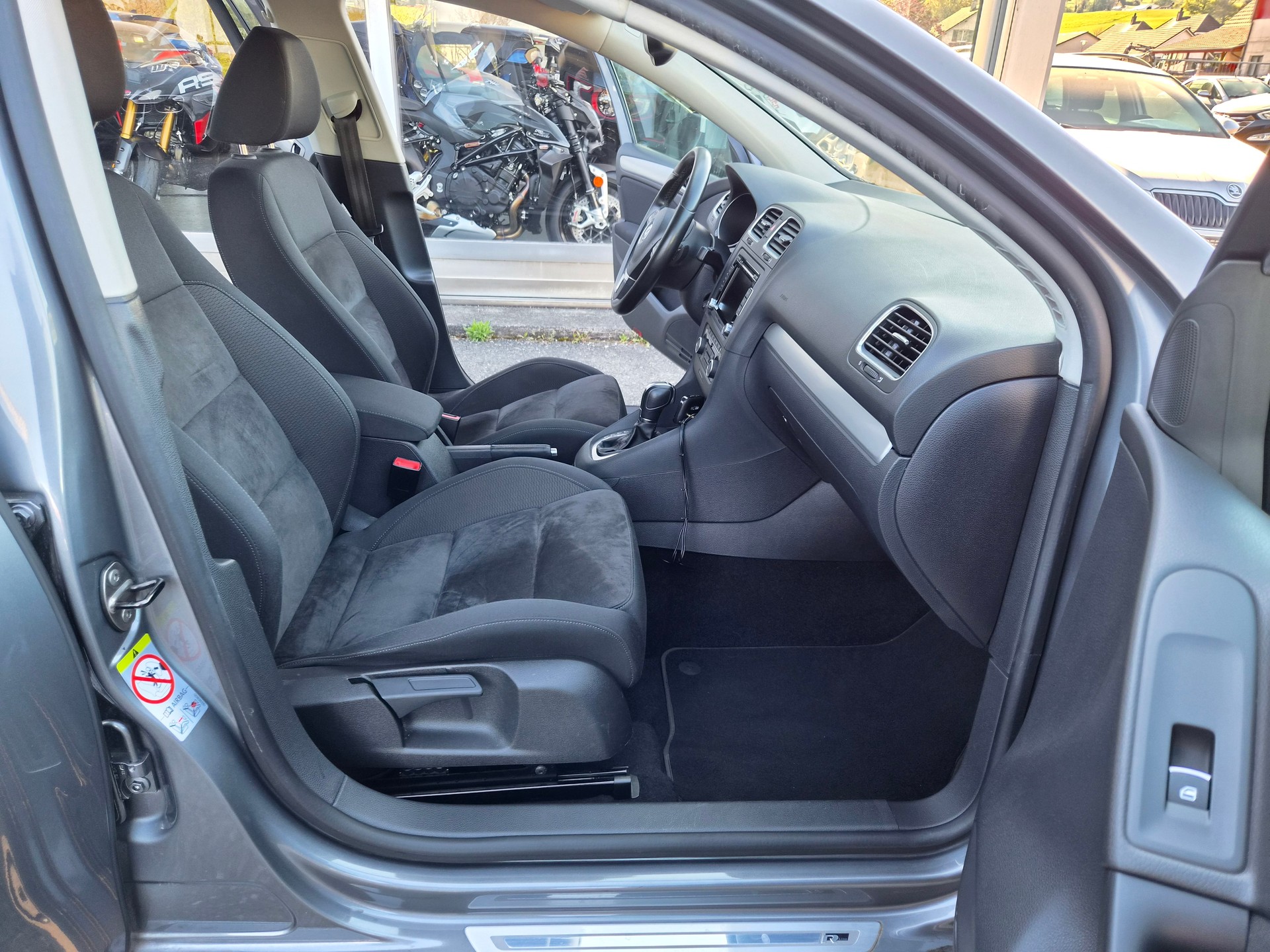 VW Golf 1.4 TSI Team DSG R-Line-image-9