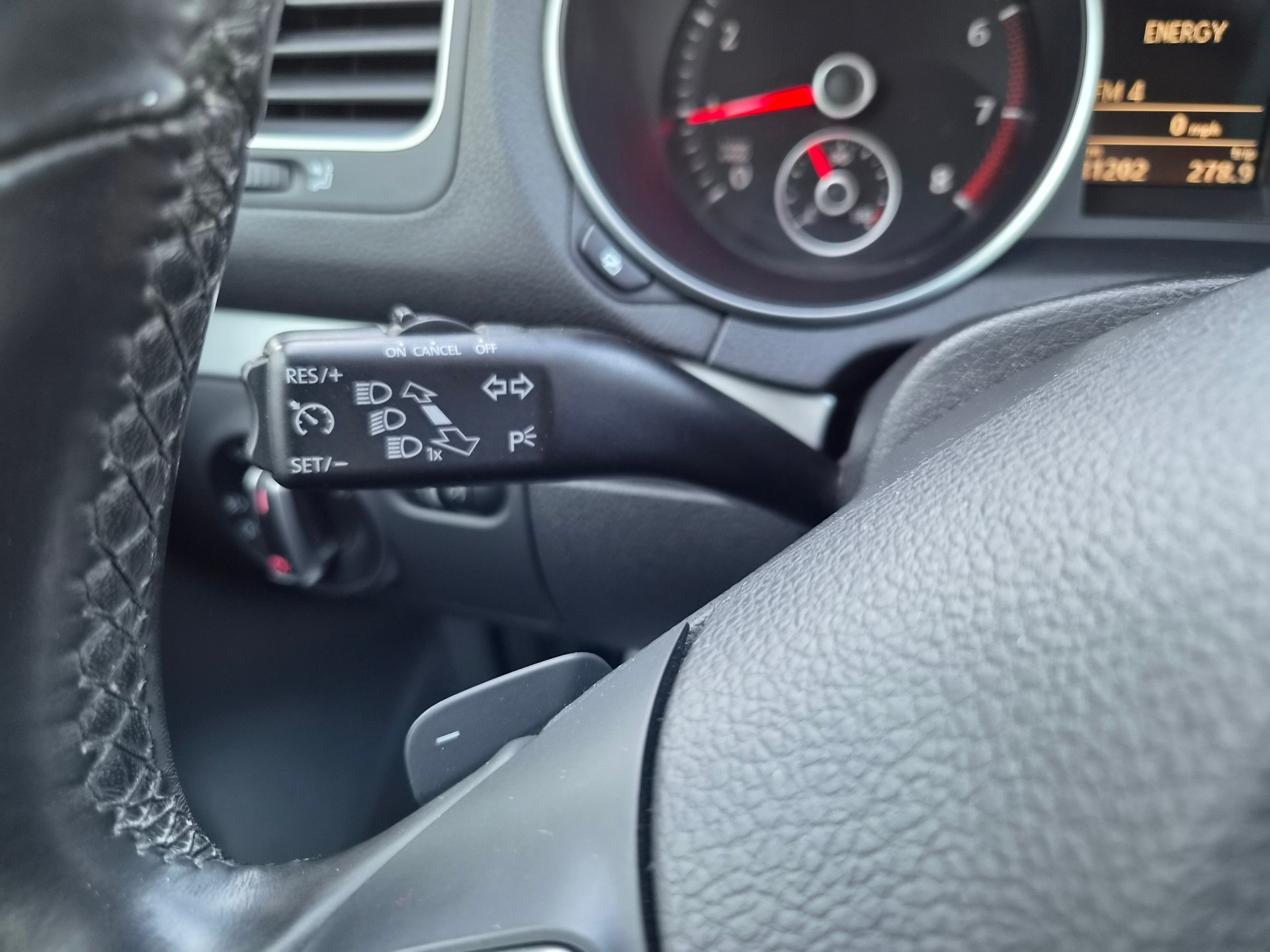VW Golf 1.4 TSI Team DSG R-Line-image-15