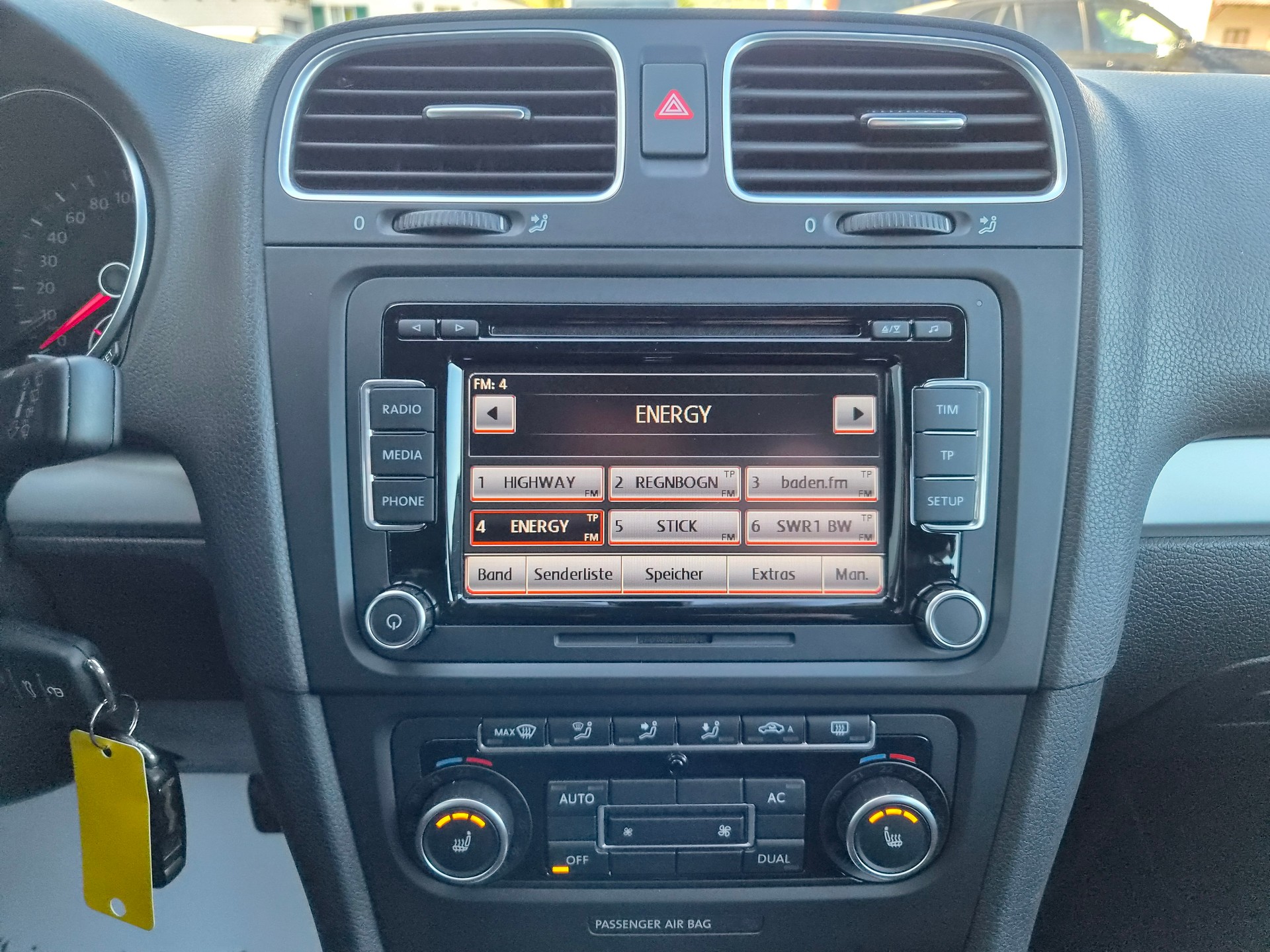 VW Golf 1.4 TSI Team DSG R-Line-image-16