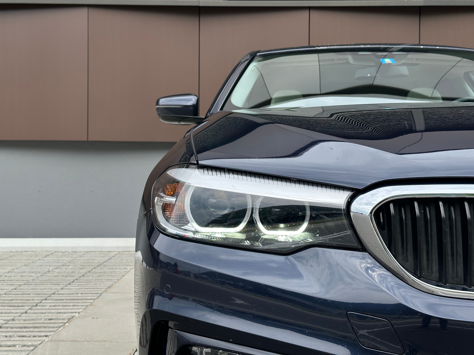 BMW 520d Sport Line *Schiebedach* *M Sport-Räder*-image-7