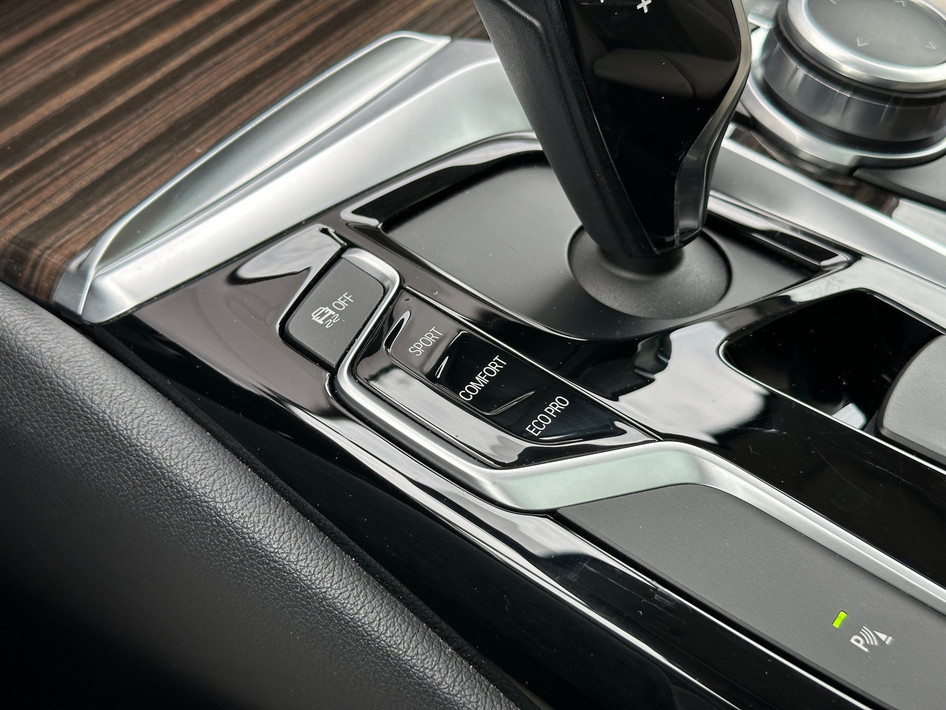 BMW 520d Sport Line *Schiebedach* *M Sport-Räder*-image-19