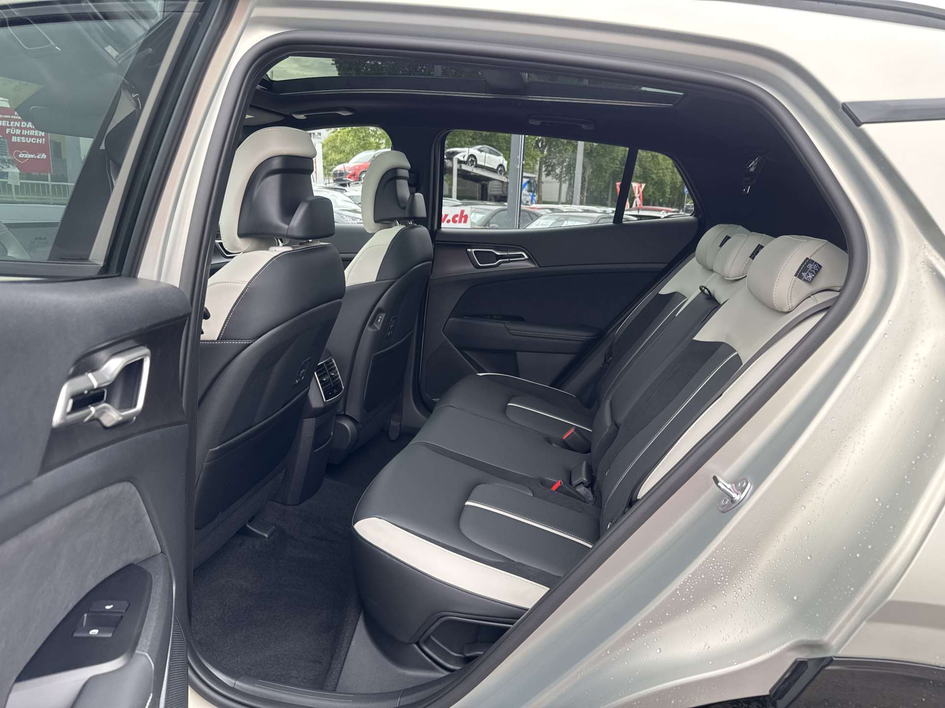 KIA Sportage 1.6T-GDi PHEV GT-Line 288PS 4x4 Automat-image-6